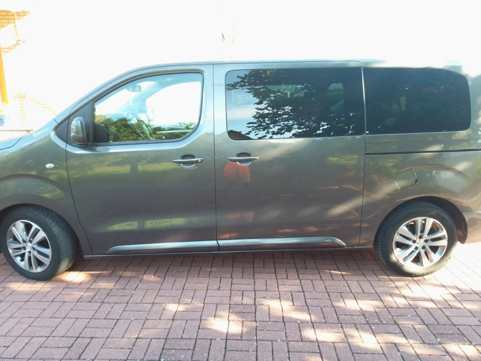 PEUGEOT Traveller Standard 2.0 BlueHDi 180 Busi. VIP S/S, Diesel, Occasion / Gebraucht, Automatik - 2