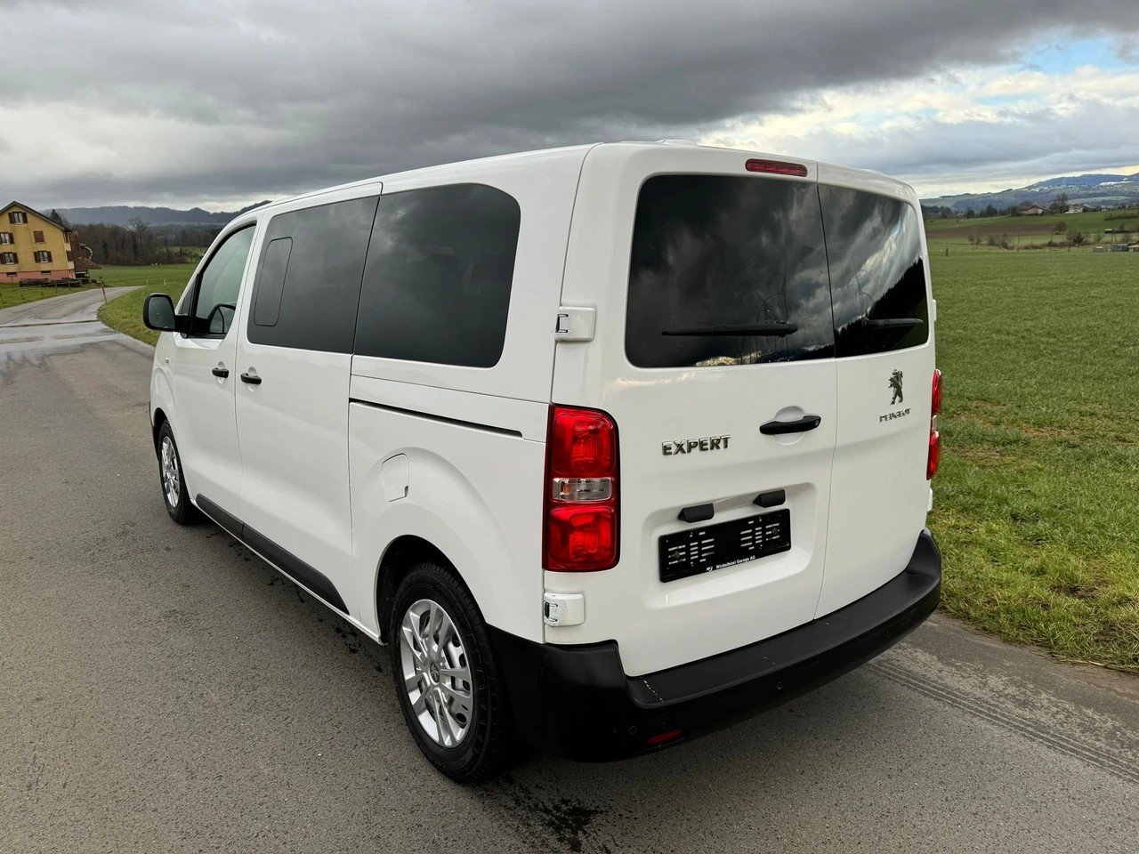 PEUGEOT Traveller 2.0 BlueHDi Active Standard 9 Sitzer, Diesel, Occasioni / Usate, Manuale - 3