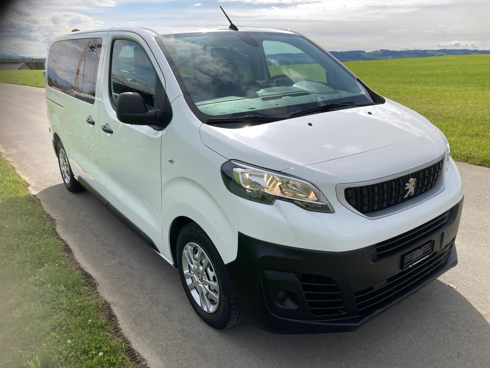 PEUGEOT Traveller 2.0 BlueHDi Active 8 Sitze, Diesel, Second hand / Used, Manual - 2