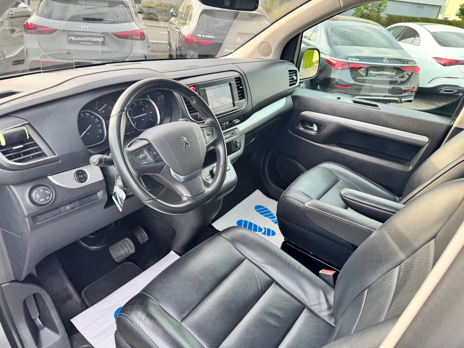 PEUGEOT Traveller 2.0 BlueHDi Allure Standard EAT8, Diesel, Occasion / Gebraucht, Automatik - 7