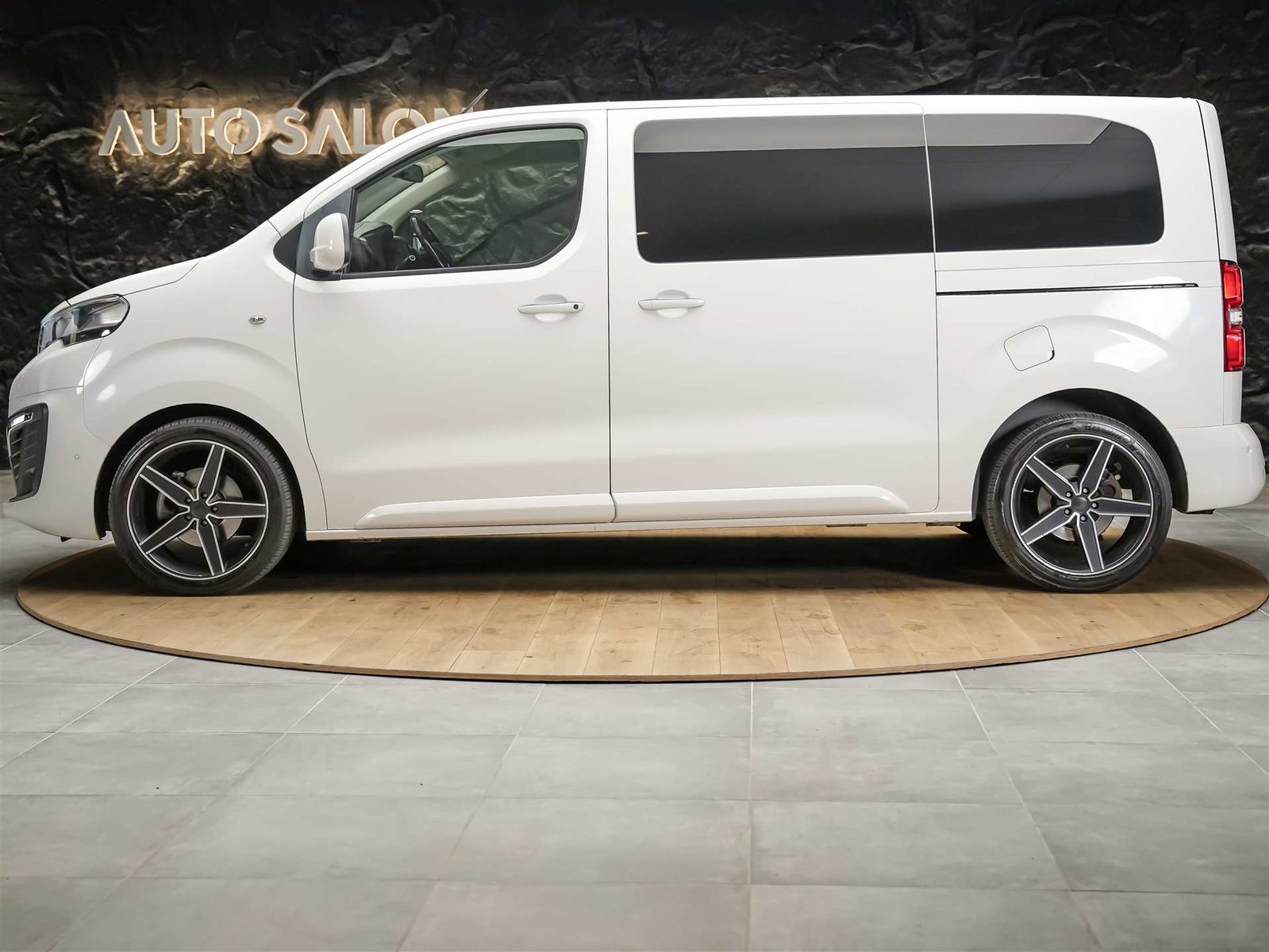 PEUGEOT Traveller 2.0 BlueHDi Business VIP Standard EAT *AHK, Diesel, Occasion / Gebraucht, Automatik - 2