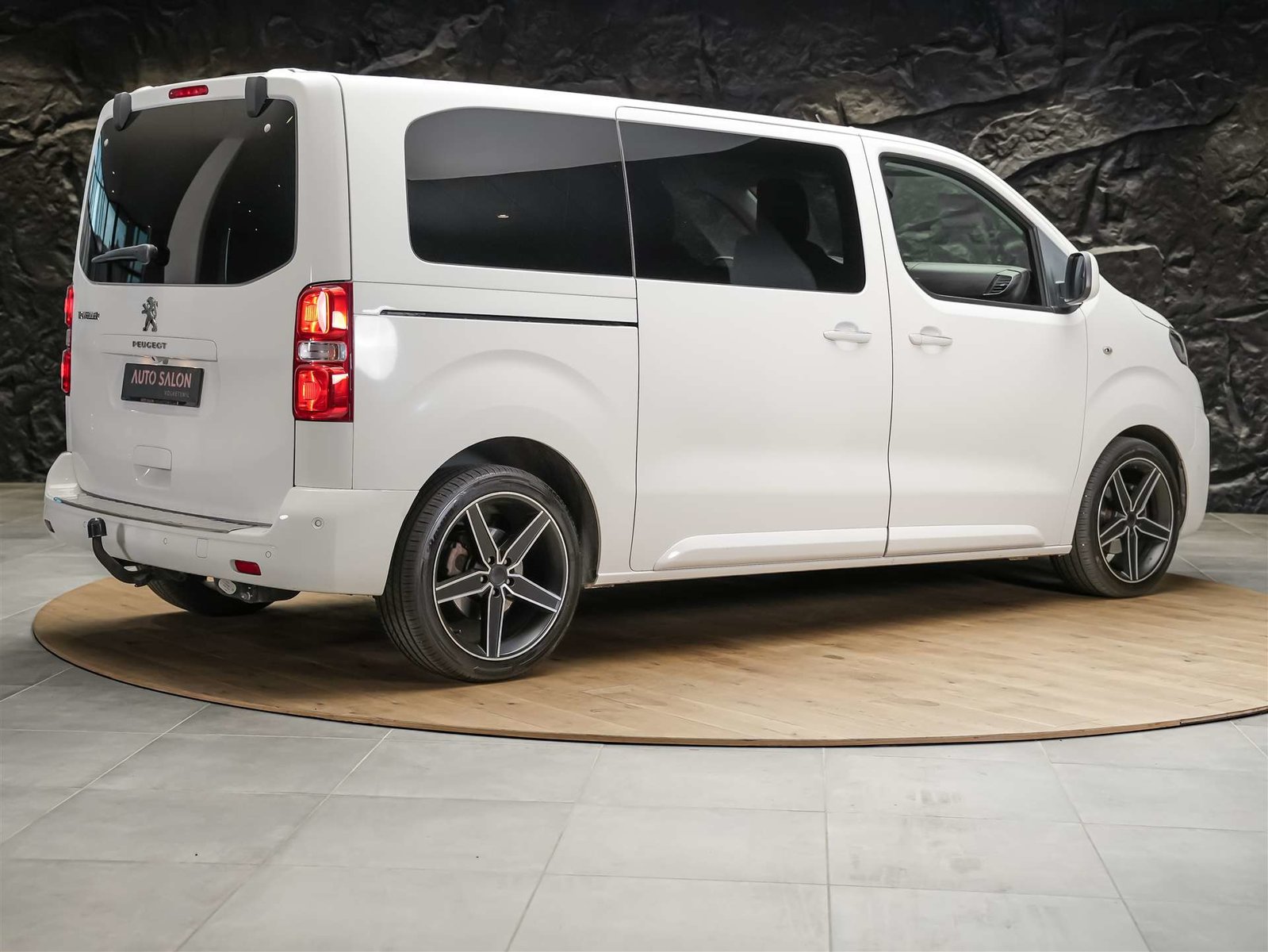PEUGEOT Traveller 2.0 BlueHDi Business VIP Standard EAT *AHK, Diesel, Occasion / Gebraucht, Automatik - 5