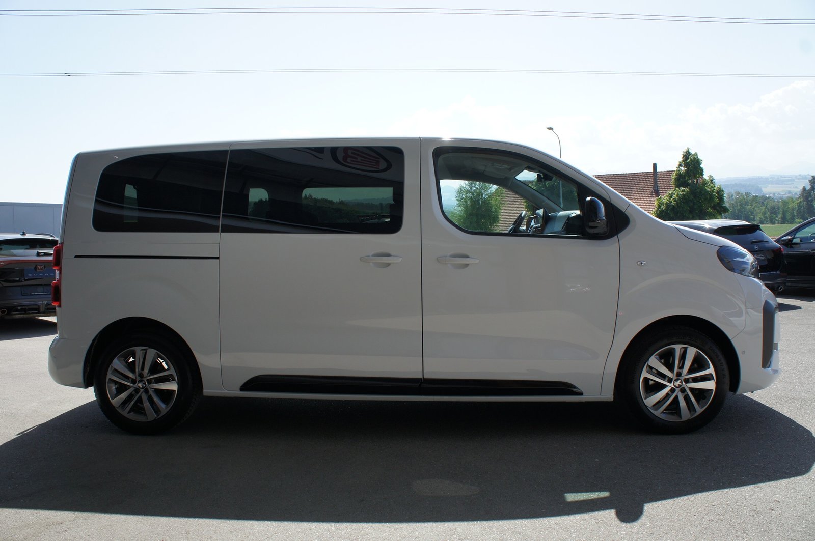 PEUGEOT Traveller 2.0 BlueHDi Business Standard EAT8, Diesel, Occasion / Utilisé, Automatique - 6