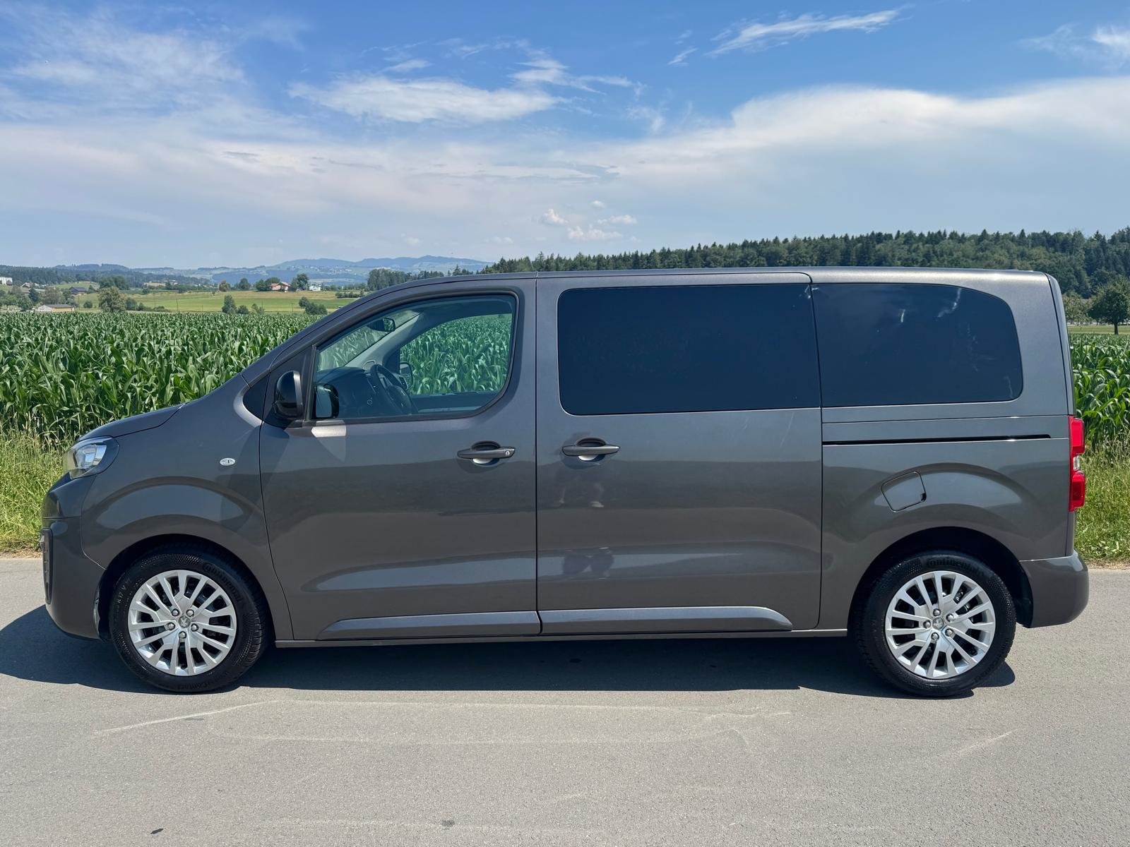PEUGEOT Traveller 2.0 BlueHDi Business Standard EAT8 9 Plät, Diesel, Second hand / Used, Automatic - 3