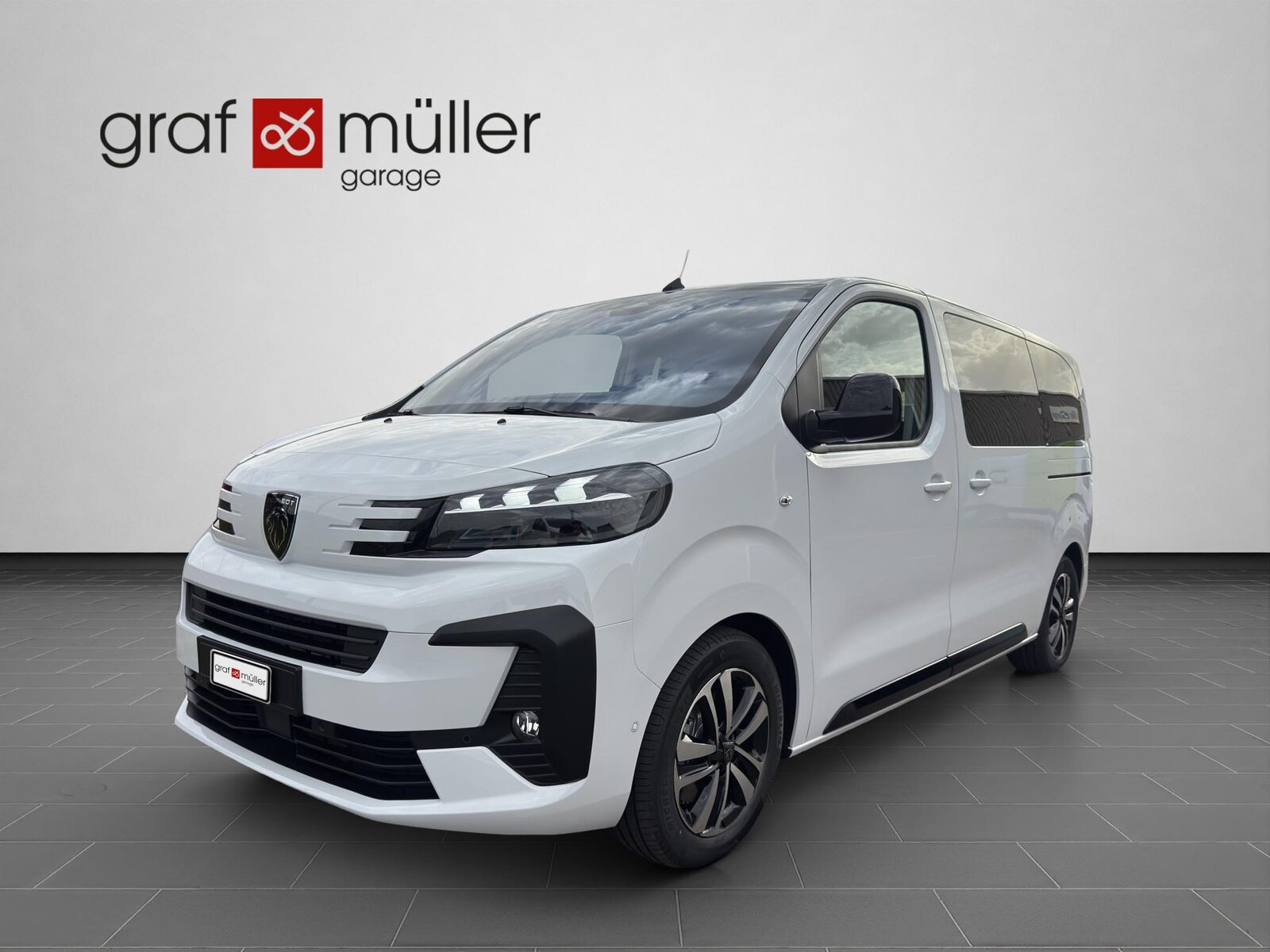 PEUGEOT Traveller Standard 2.2 BlueHDi 180  Family Edition S/S