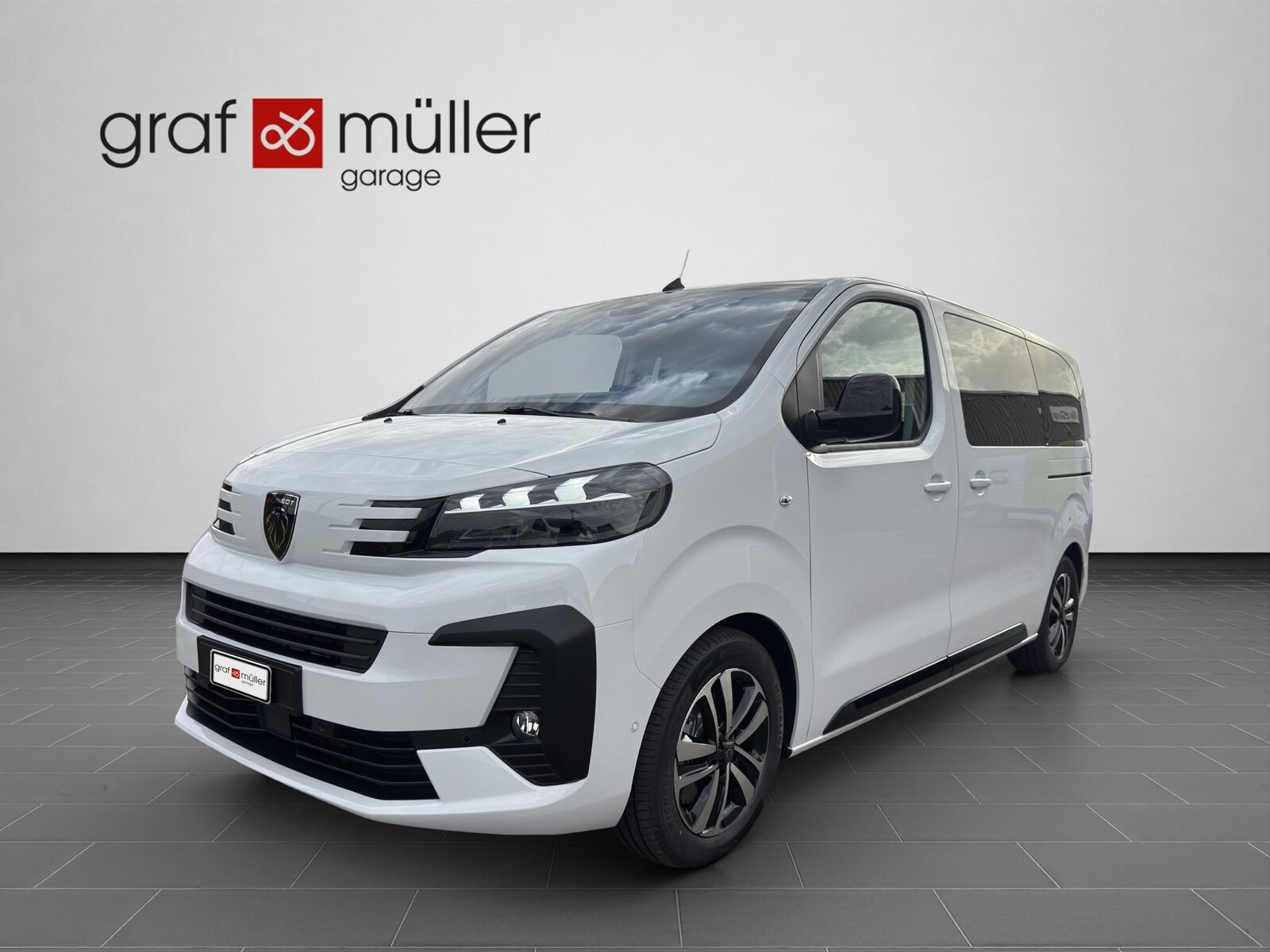 PEUGEOT Traveller Standard 2.2 BlueHDi 180 Family Edition S/