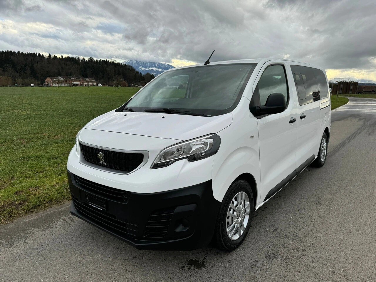 PEUGEOT Traveller 2.0 BlueHDi Active Standard 9 Plätzer, Diesel, Occasion / Gebraucht, Handschaltung