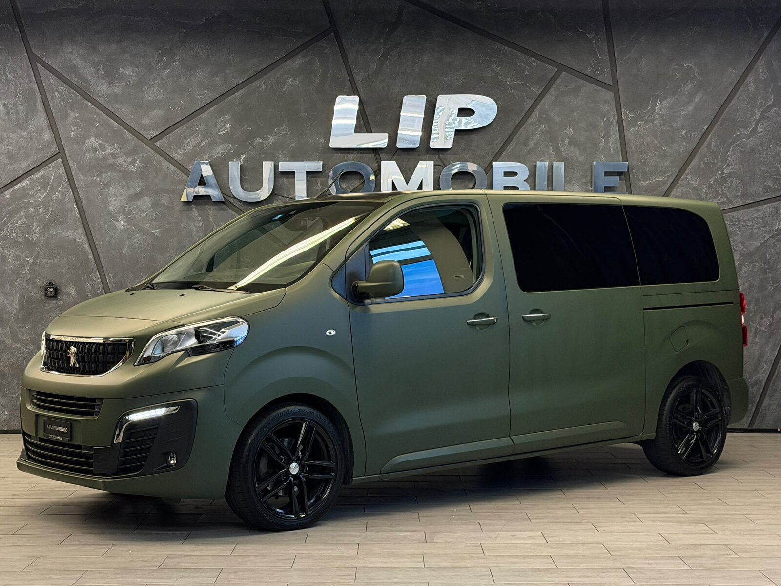 PEUGEOT Traveller 2.0 BlueHDi Allure Standard EAT8 VIP