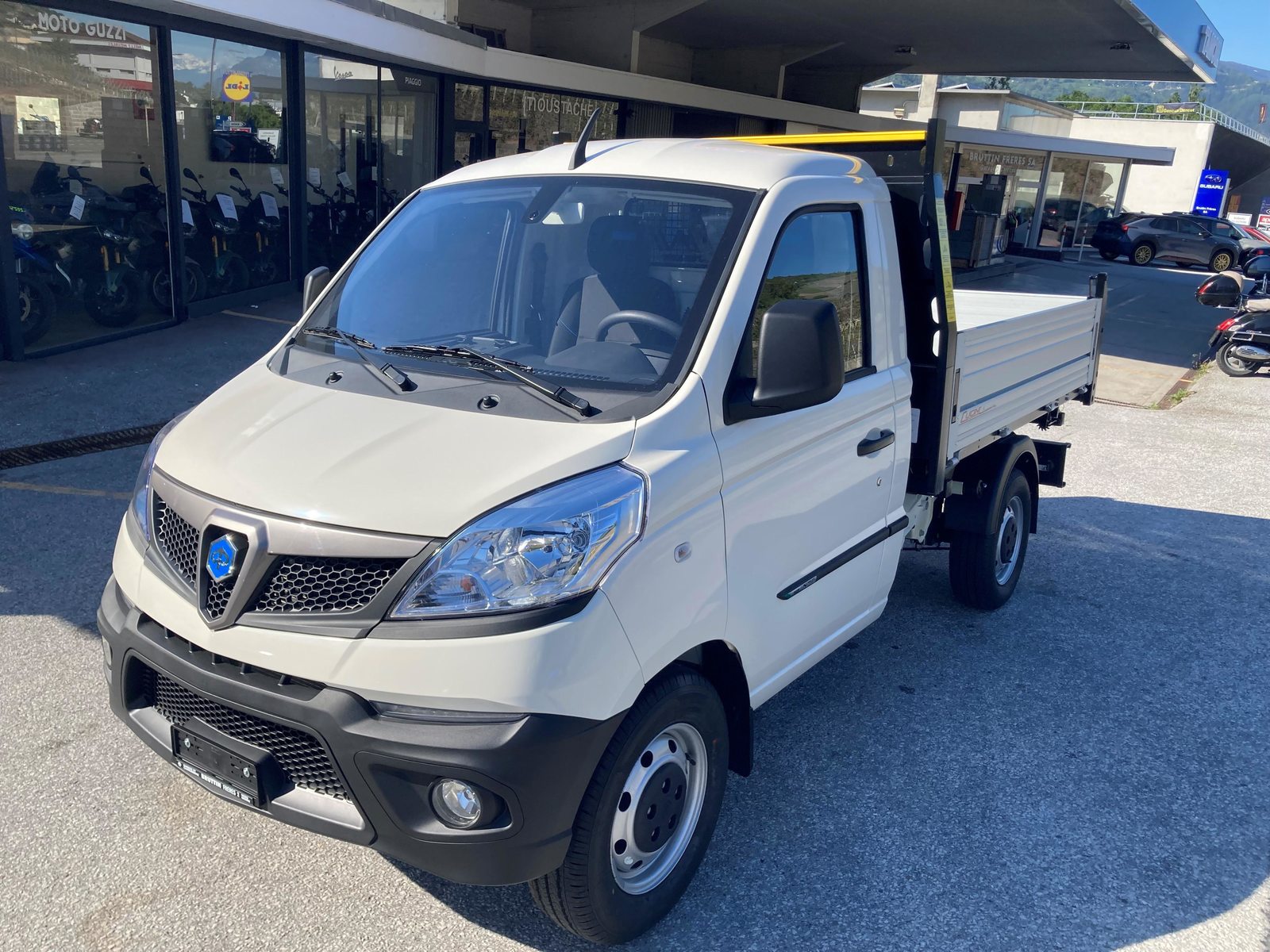 PIAGGIO Porter Kipper 1.5 CNG Pro Short Range, Erdgas (CNG) / Benzin, Neuwagen, Handschaltung - 3