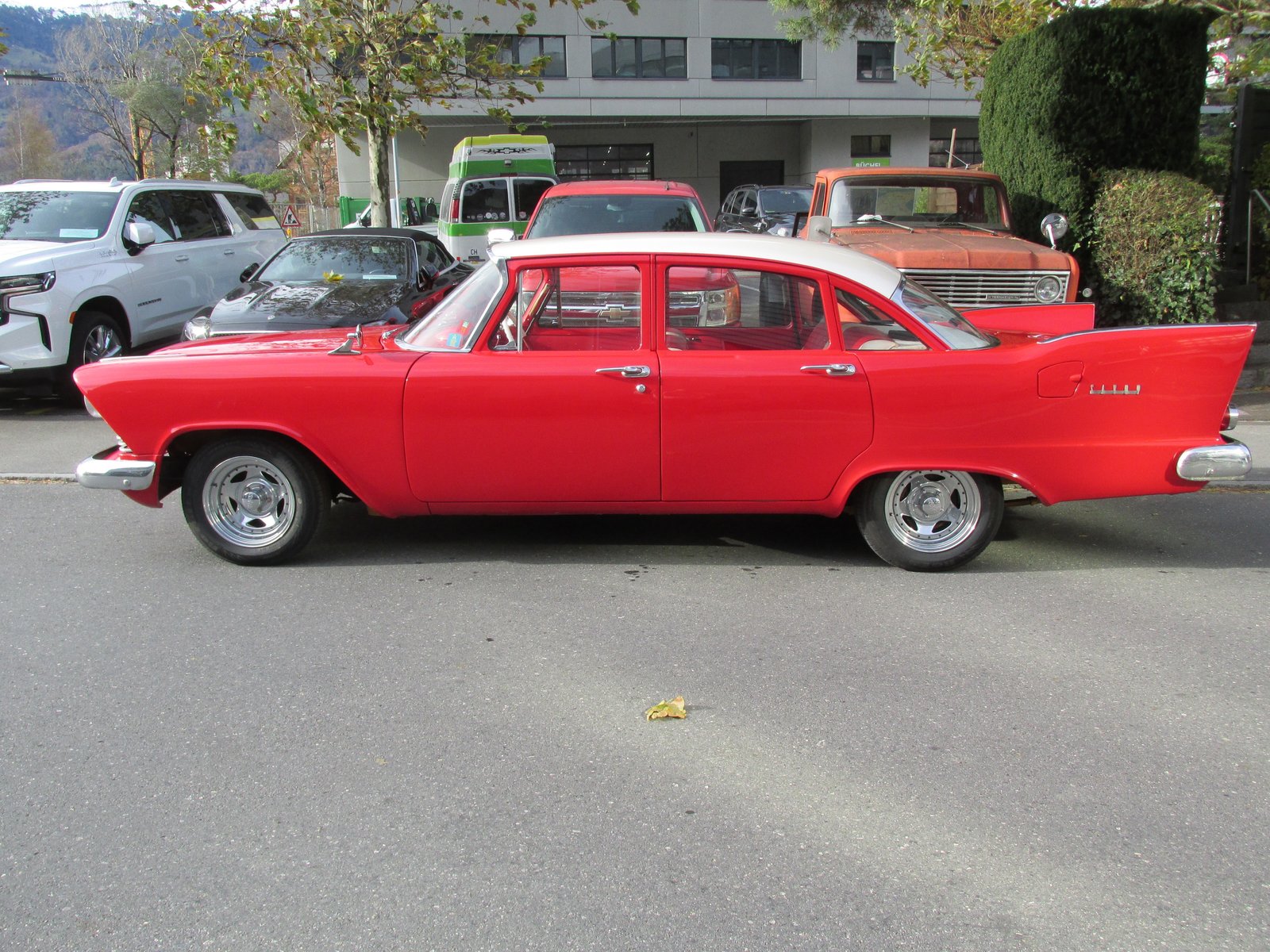 PLYMOUTH Savoy, Petrol, Classic, Automatic - 2