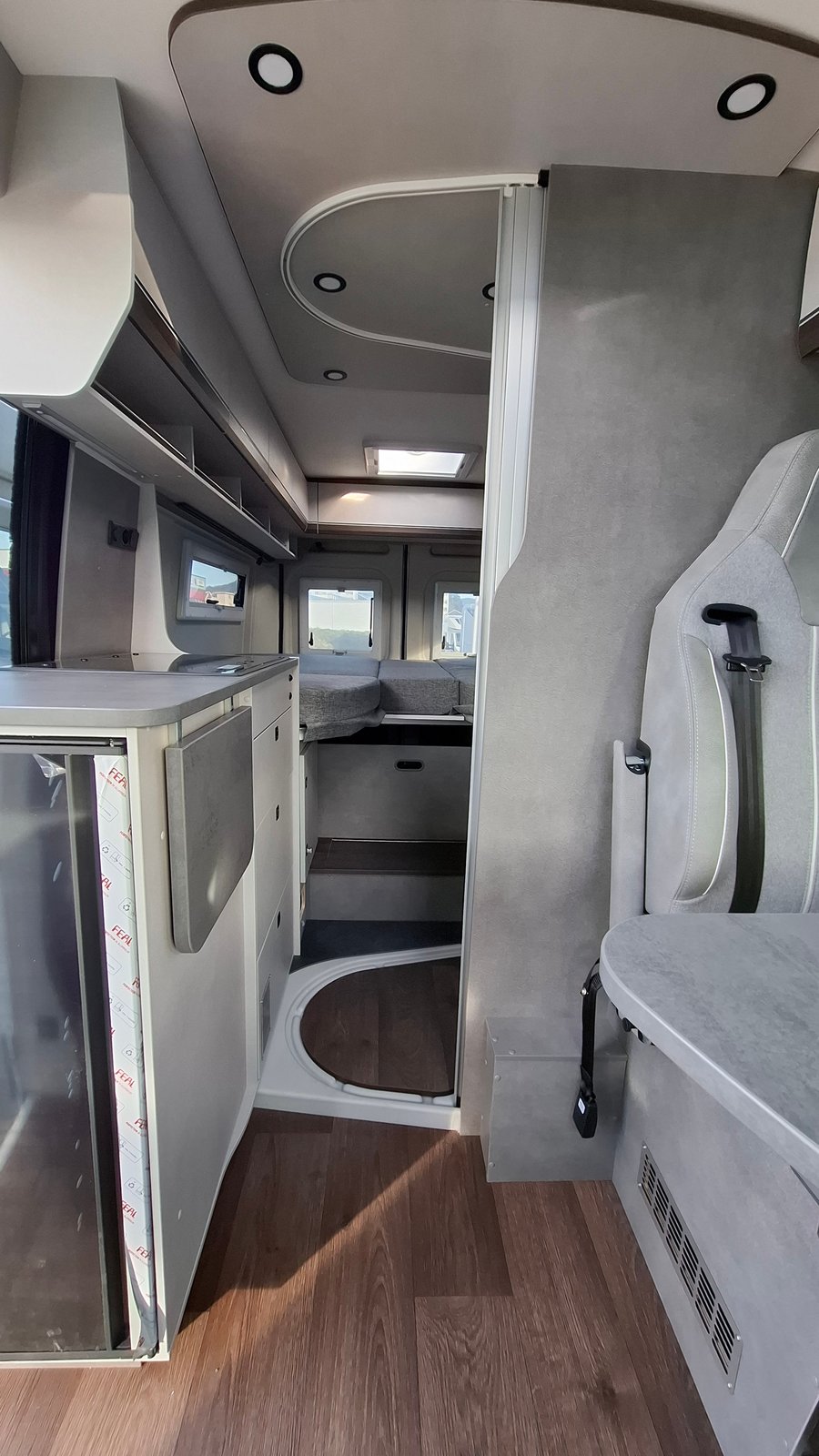 PÖSSL Summit Shine 600 LR Automatique 6 mètres (Chauffage, Diesel, Voiture nouvelle, Automatique - 7