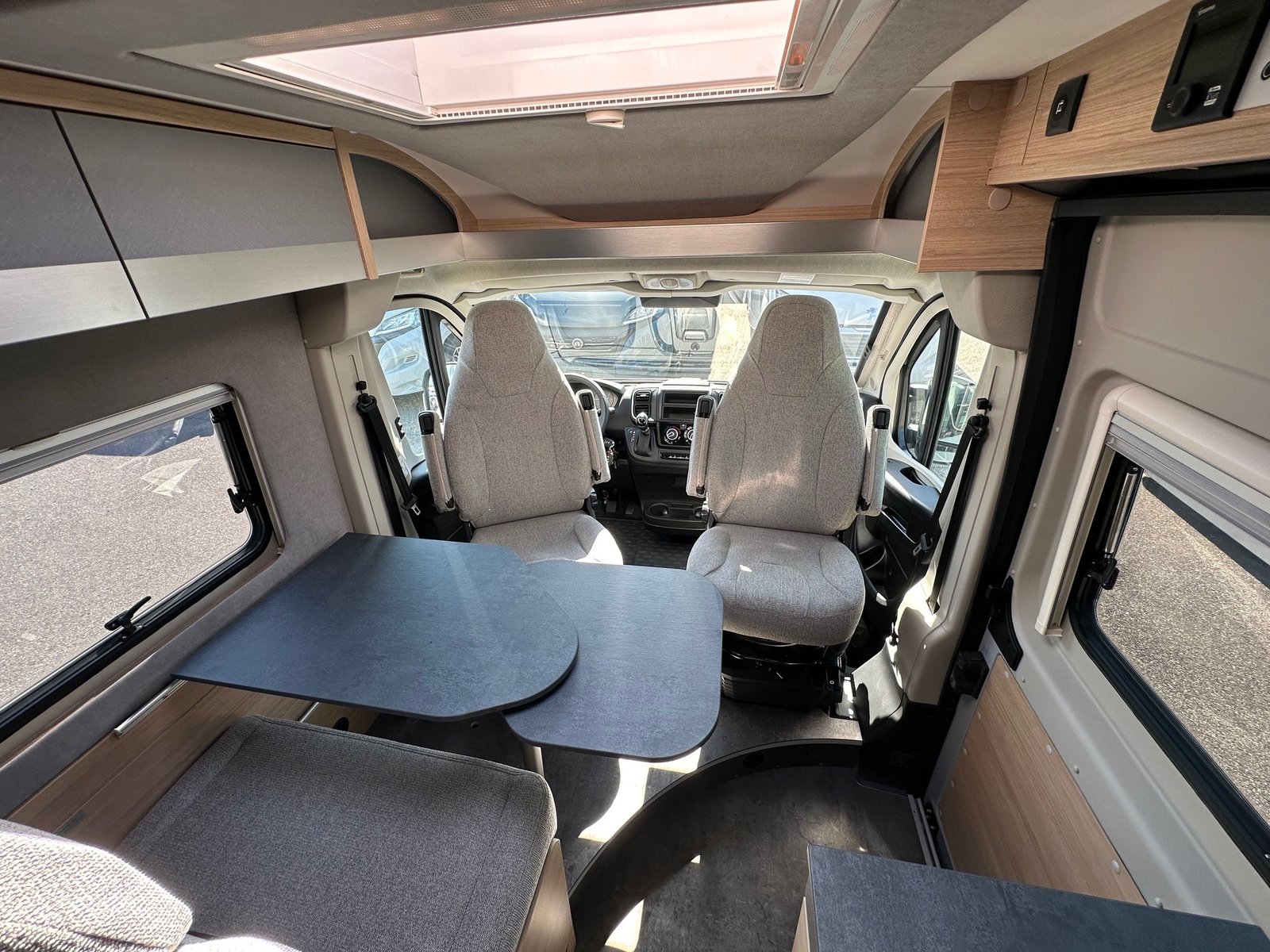 PÖSSL Trenta 640 Auto - 180 PS, Diesel, Neuwagen, Automatik - 5