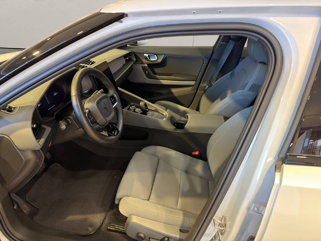 POLESTAR 2 Long Range Dual Motor Performance, Elektro, Occasion / Gebraucht, Automatik - 5