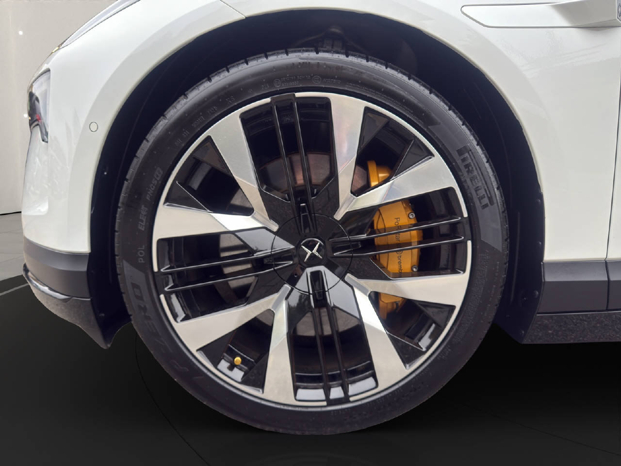 POLESTAR 4 Long Range 544 PS Dual Motor Performance 100 kWh AWD, Électrique, Occasion / Utilisé, Automatique - 4