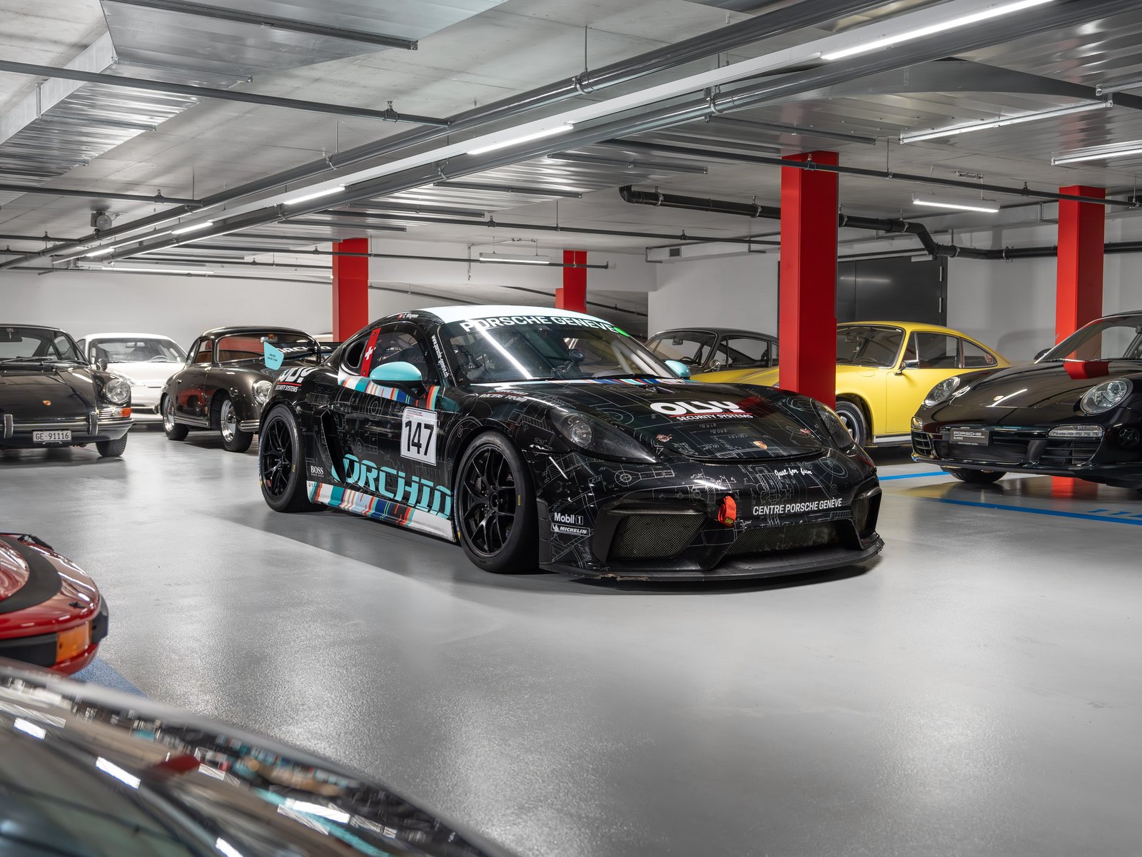 PORSCHE 718 GT4 Club Sport Manthey Racing MR, Petrol, Second hand / Used, Automatic - 3
