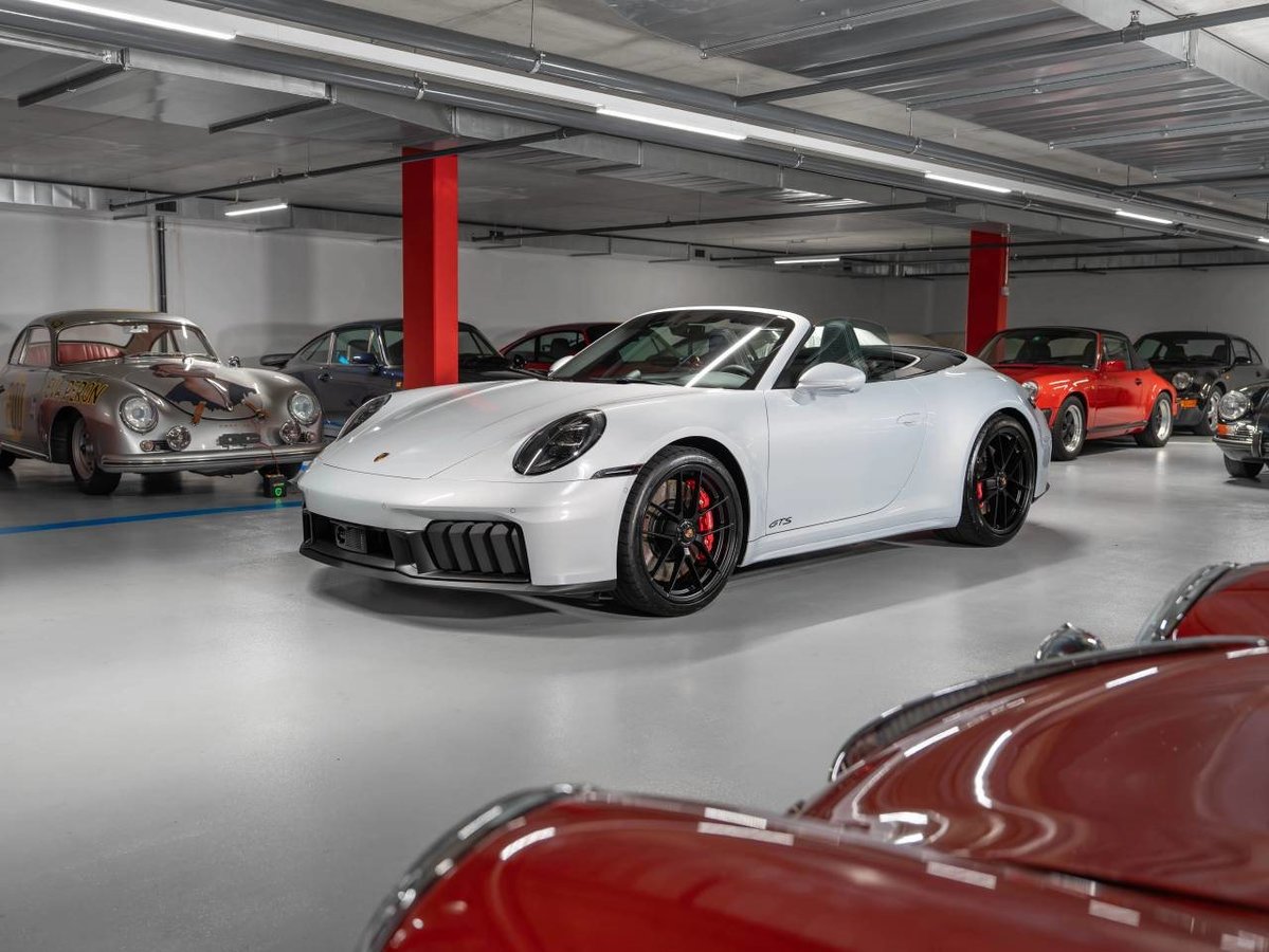PORSCHE 911 Carrera 4 GTS Cabriolet