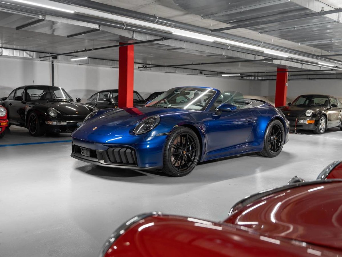 PORSCHE 911 Carrera 4 GTS Cabriolet
