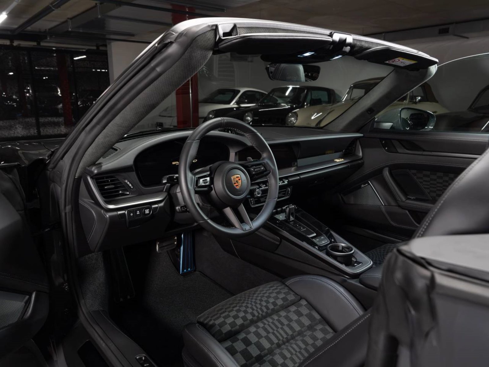 PORSCHE 911 Spirit 70, Mild-Hybrid Petrol/Electric, New car, Automatic - 4