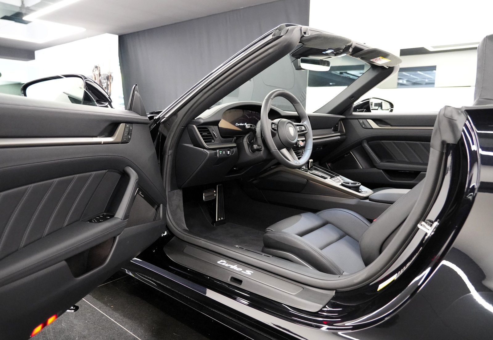 PORSCHE 911 Trb. S Cabriolet PDK, Essence, Voiture nouvelle, Automatique - 7
