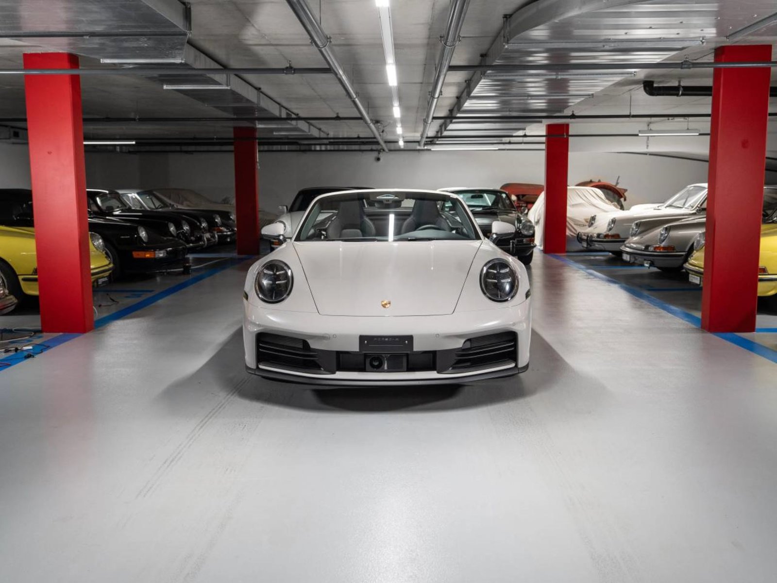 PORSCHE 911 Carrera Cabriolet, Petrol, New car, Automatic - 2