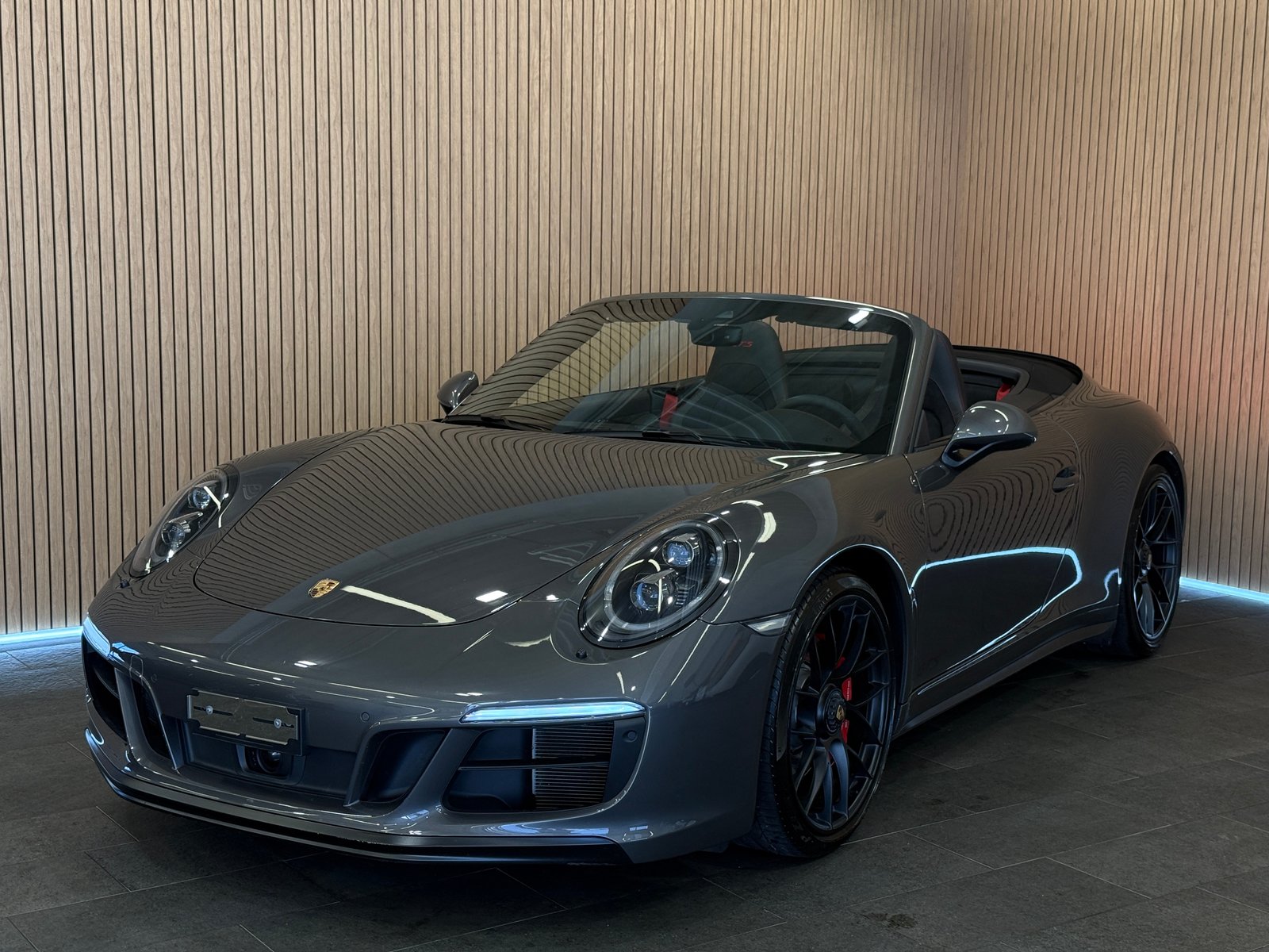 PORSCHE 911 Carrera 4 GTS Cabrio PDK