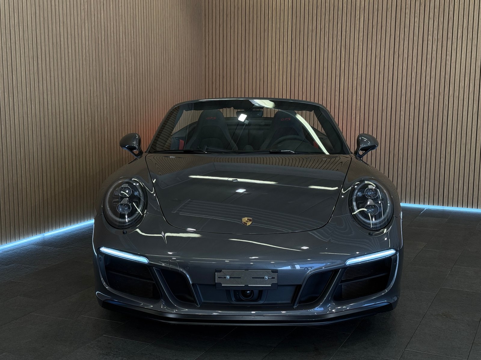 PORSCHE 911 Carrera 4 GTS Cabrio PDK, Petrol, Second hand / Used, Automatic - 3