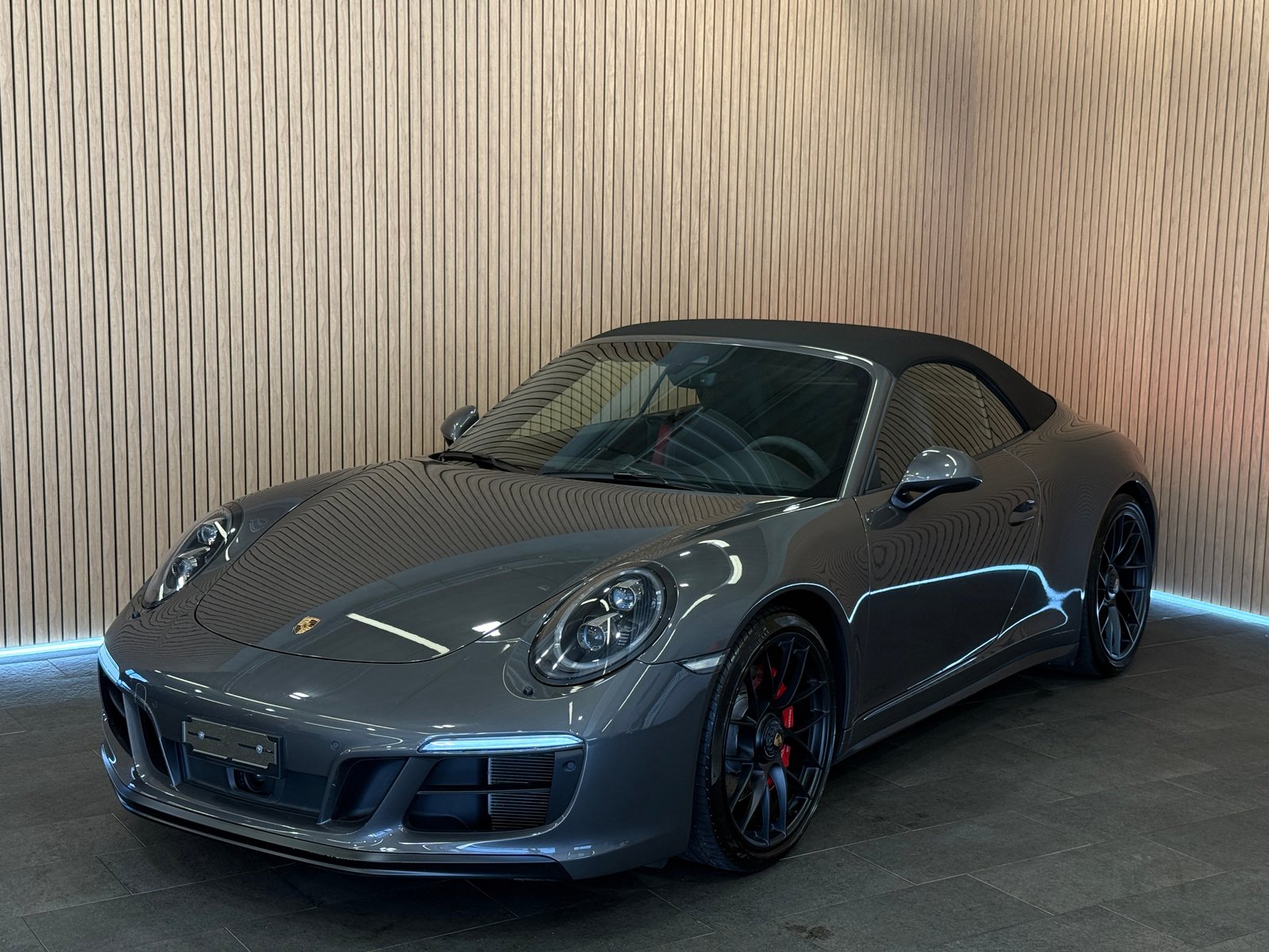 PORSCHE 911 Carrera 4 GTS Cabrio PDK, Petrol, Second hand / Used, Automatic - 4