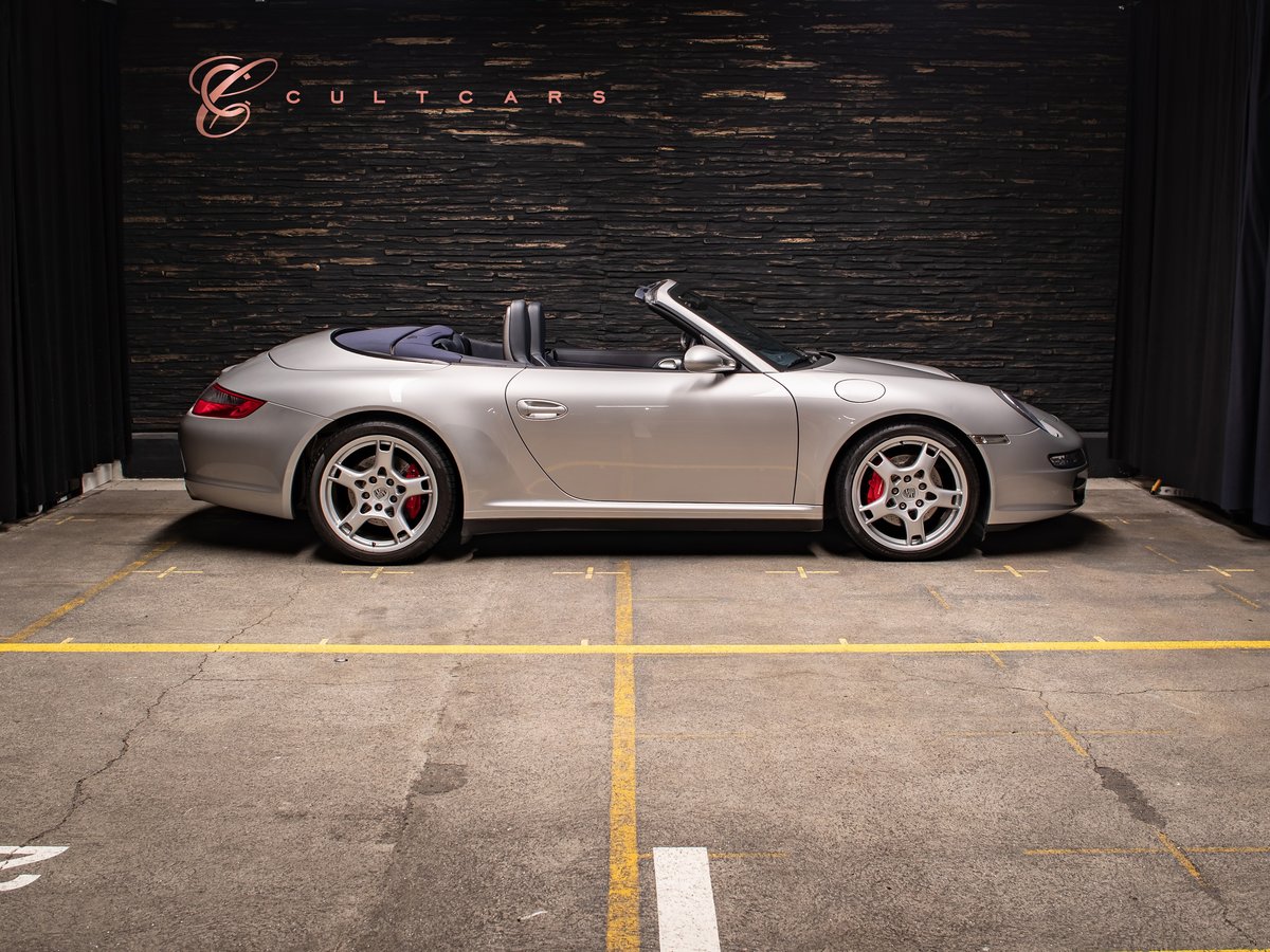 PORSCHE 911 Cabrio Carrera 4S