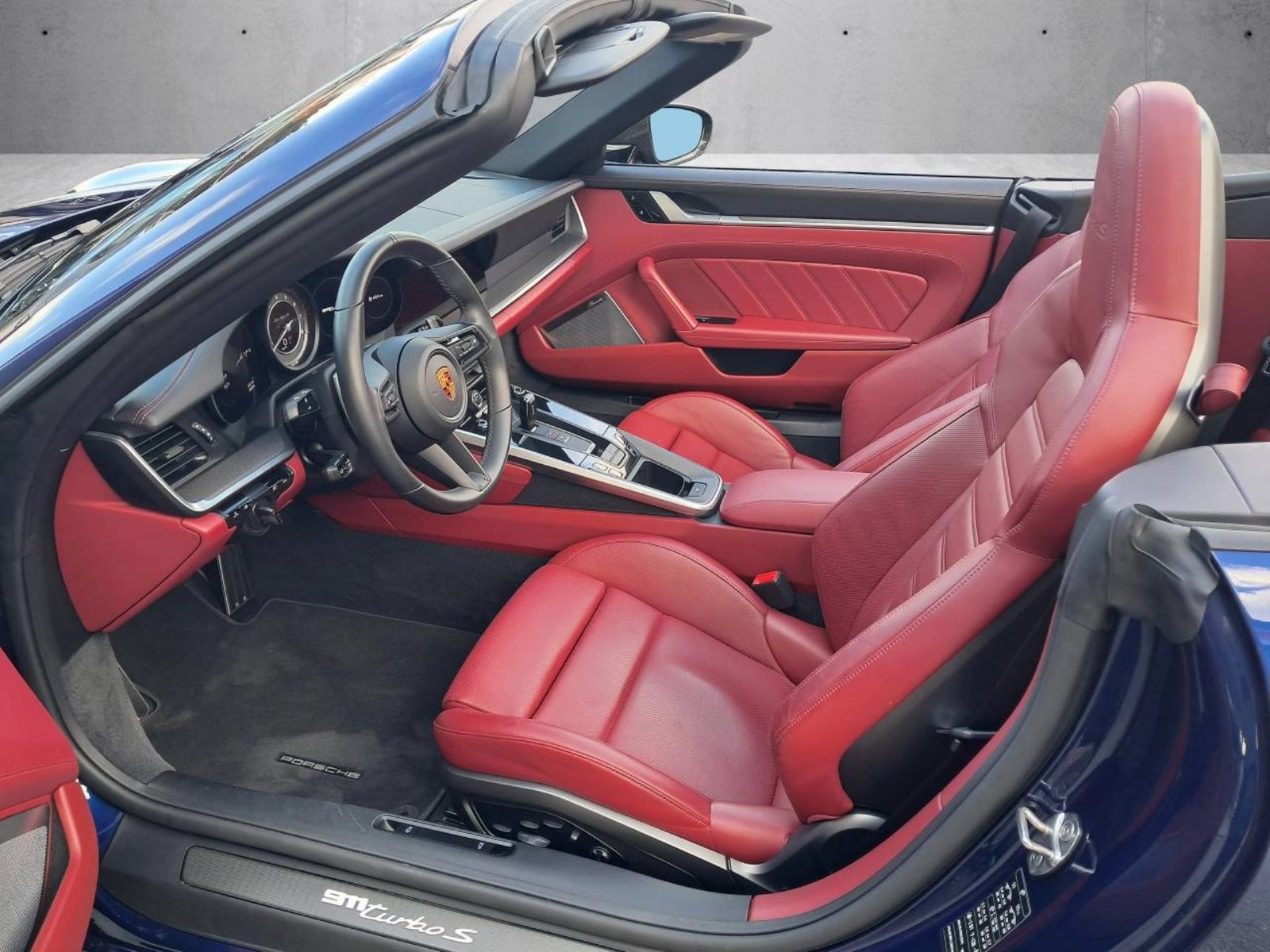 PORSCHE 911 Turbo S Cabrio, Petrol, Second hand / Used, Automatic - 4