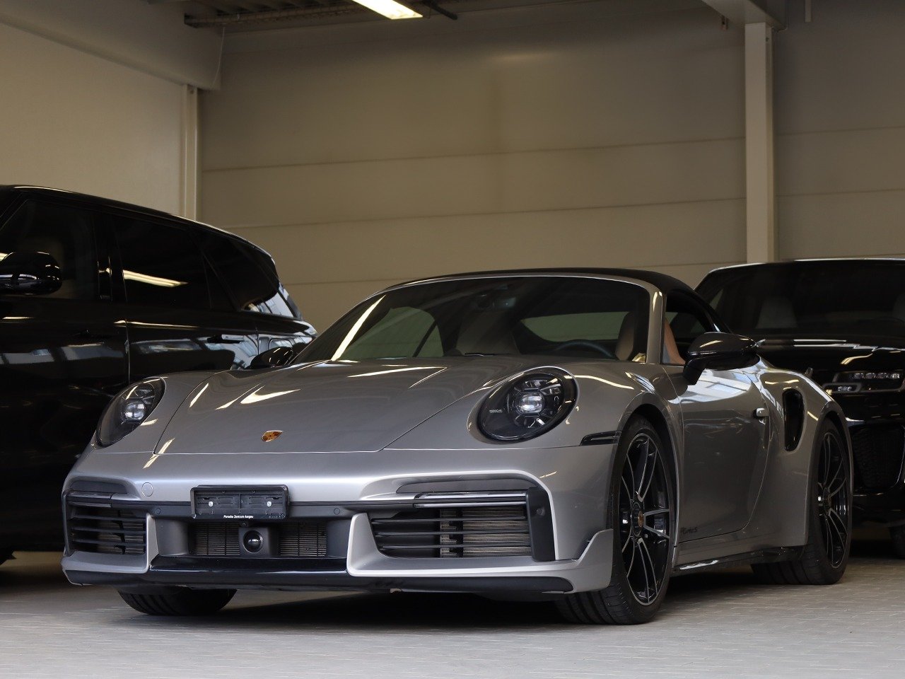 PORSCHE 911 Turbo S Cabriolet PDK / 2426.- Monatlich, Petrol, Second hand / Used, Automatic - 4