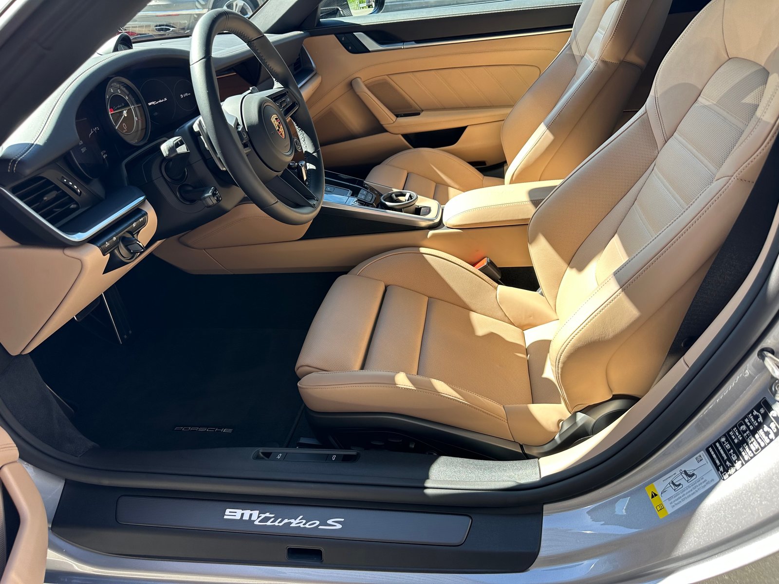 PORSCHE 911 Turbo S Cabriolet PDK / 2426.- Monatlich, Petrol, Second hand / Used, Automatic - 7