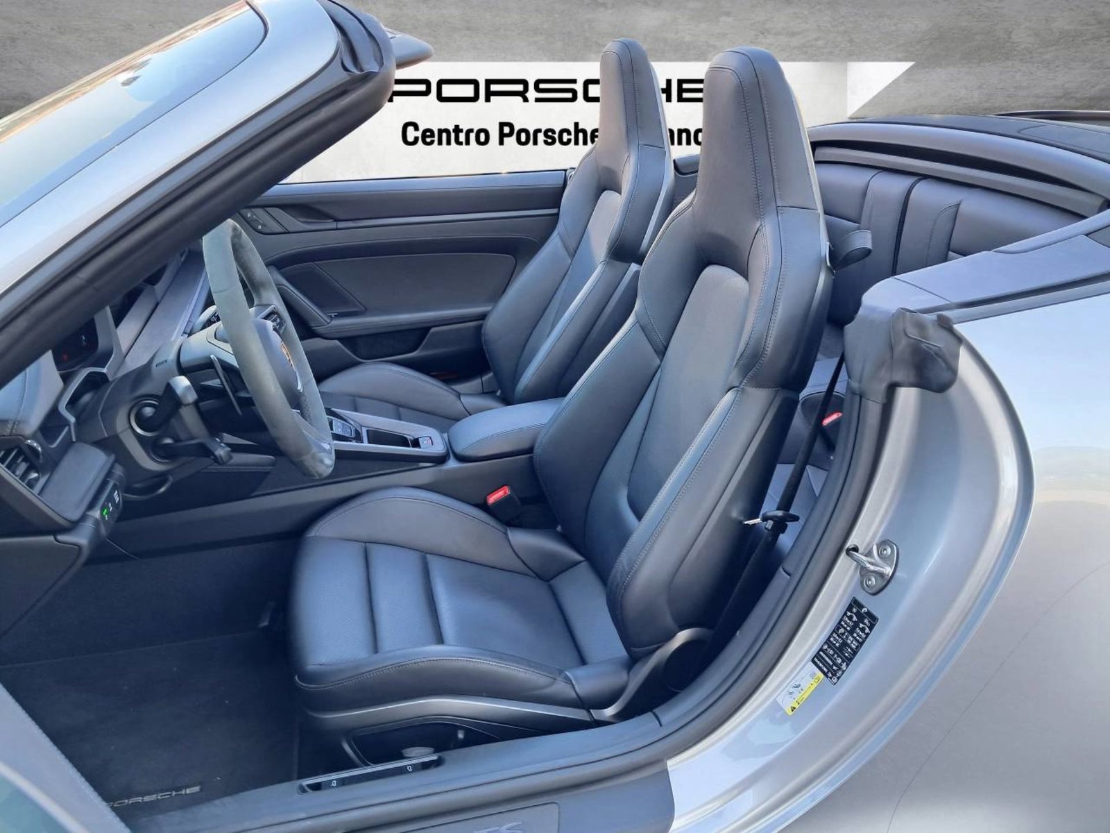 PORSCHE 911 Carrera 4 GTS Cabriolet, Hybride Léger Essence/Électricité, Occasion / Utilisé, Automatique - 5