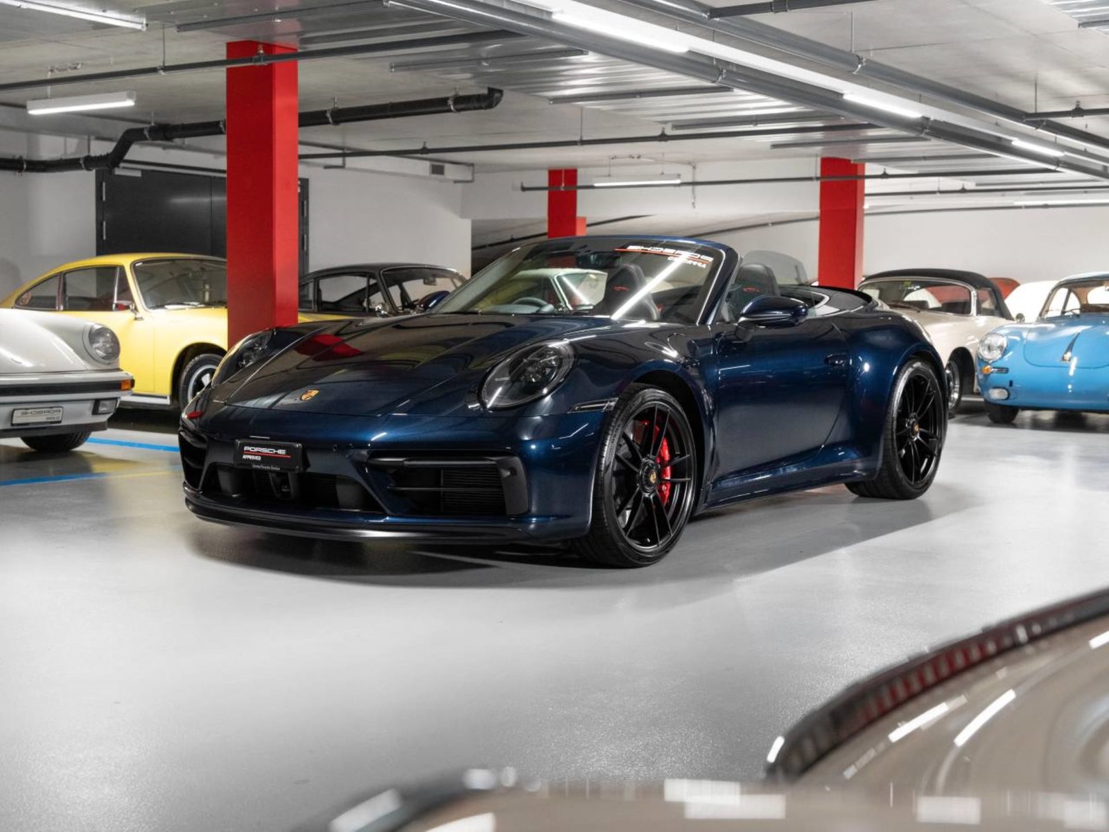 PORSCHE 911 Carrera 4 GTS Cabriolet