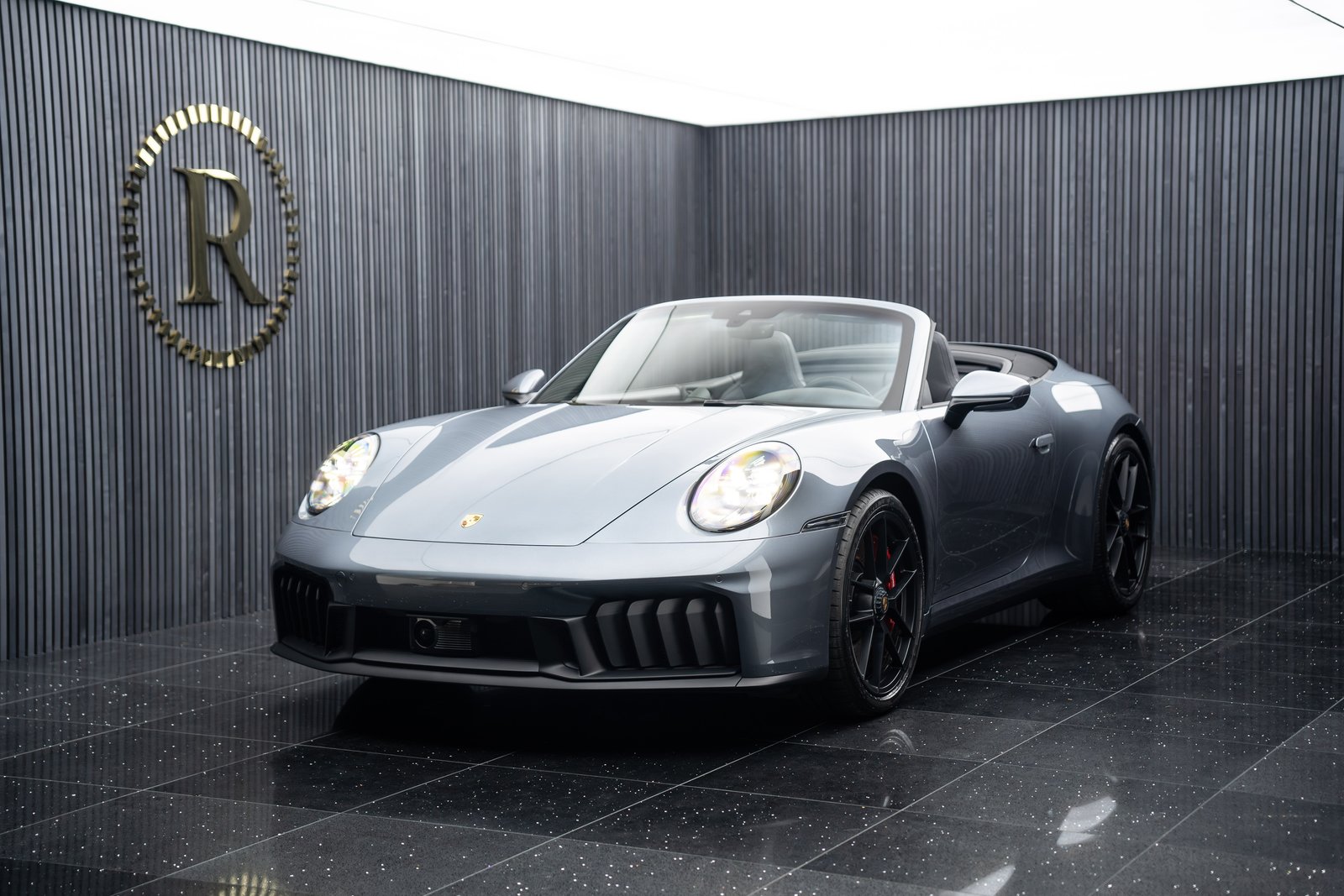 PORSCHE 911 Carrera 4 Cabriolet GTS PDK