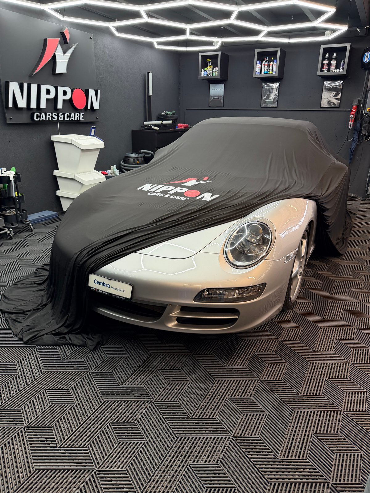 PORSCHE 911 Carrera 4