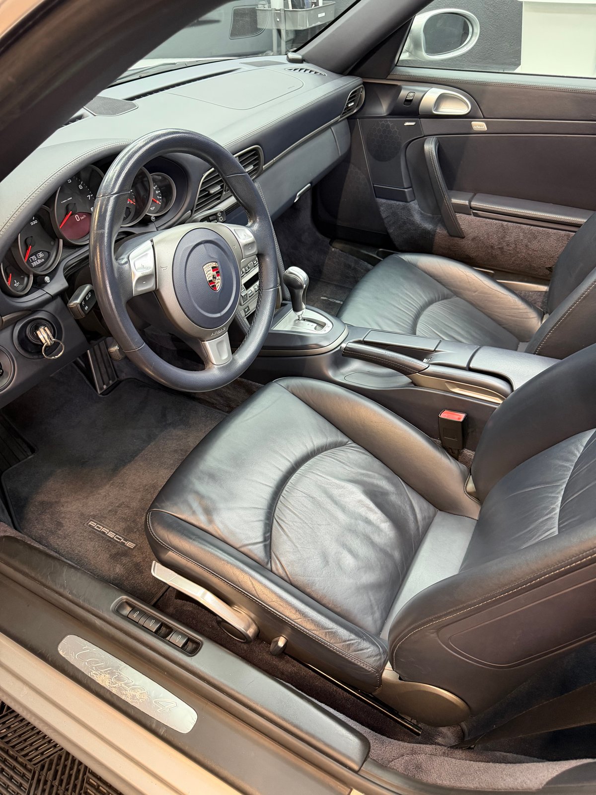 PORSCHE 911 Carrera 4, Petrol, Second hand / Used, Automatic - 6