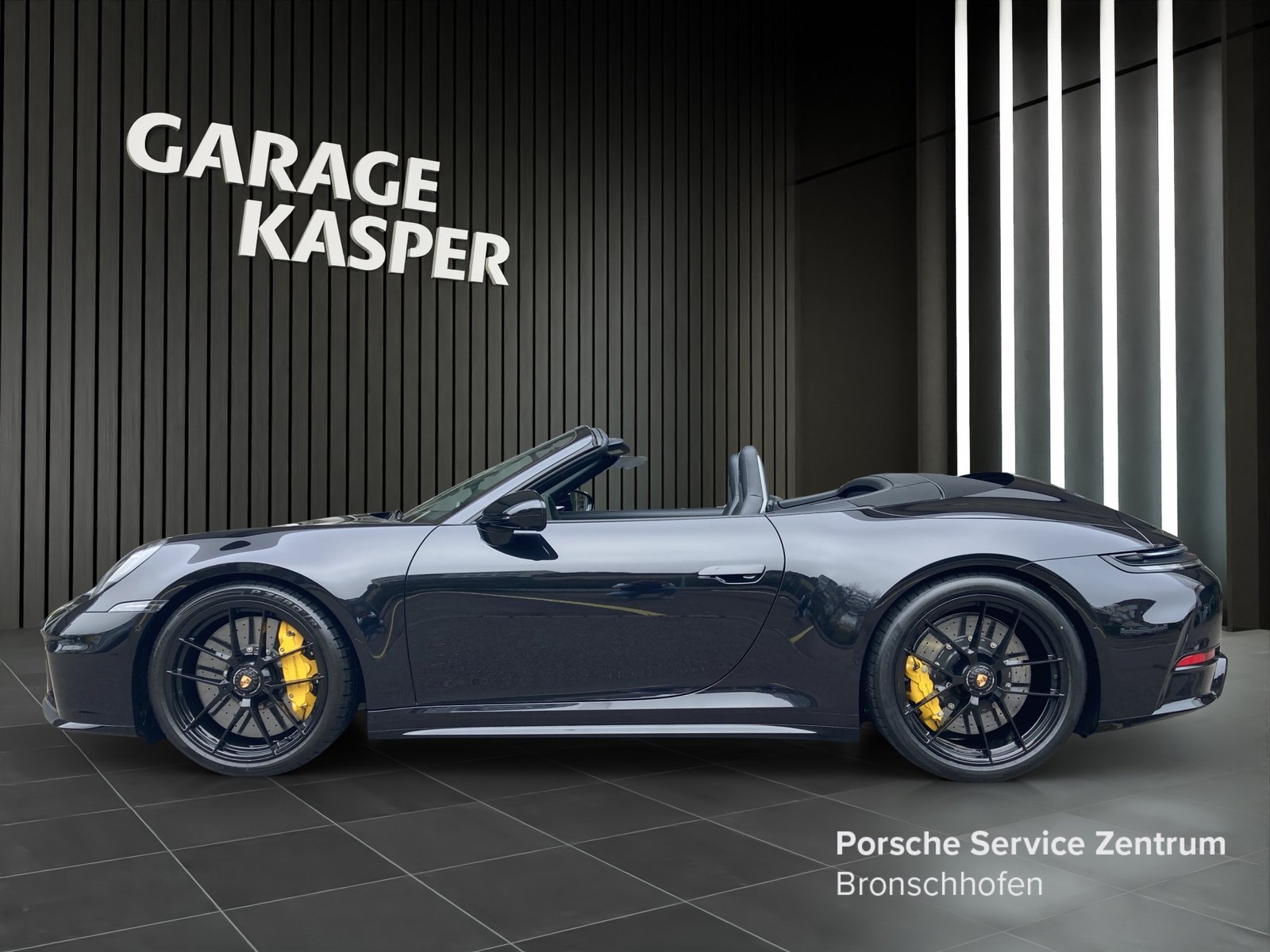 PORSCHE 911 Carrera 4 GTS Cabriolet, Mild-Hybrid Petrol/Electric, Second hand / Used, Automatic - 2