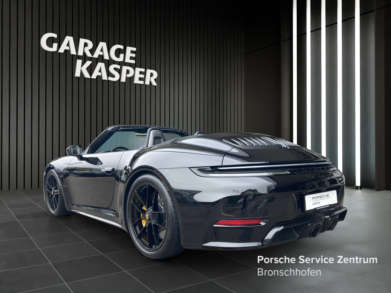PORSCHE 911 Carrera 4 GTS Cabriolet, Mild-Hybrid Petrol/Electric, Second hand / Used, Automatic - 3