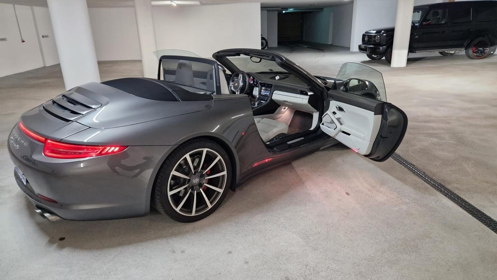 PORSCHE 911 Cabrio Carrera 4S PDK, Petrol, Second hand / Used, Automatic - 4