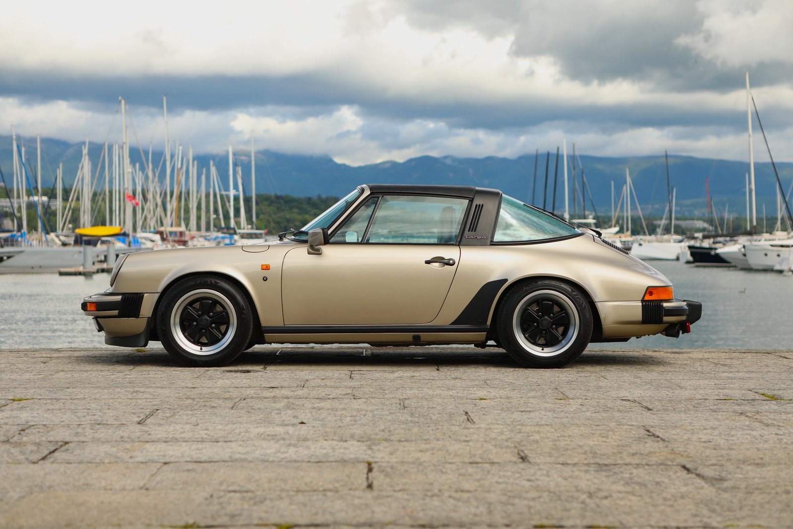PORSCHE 911 Carrera Targa 3.2