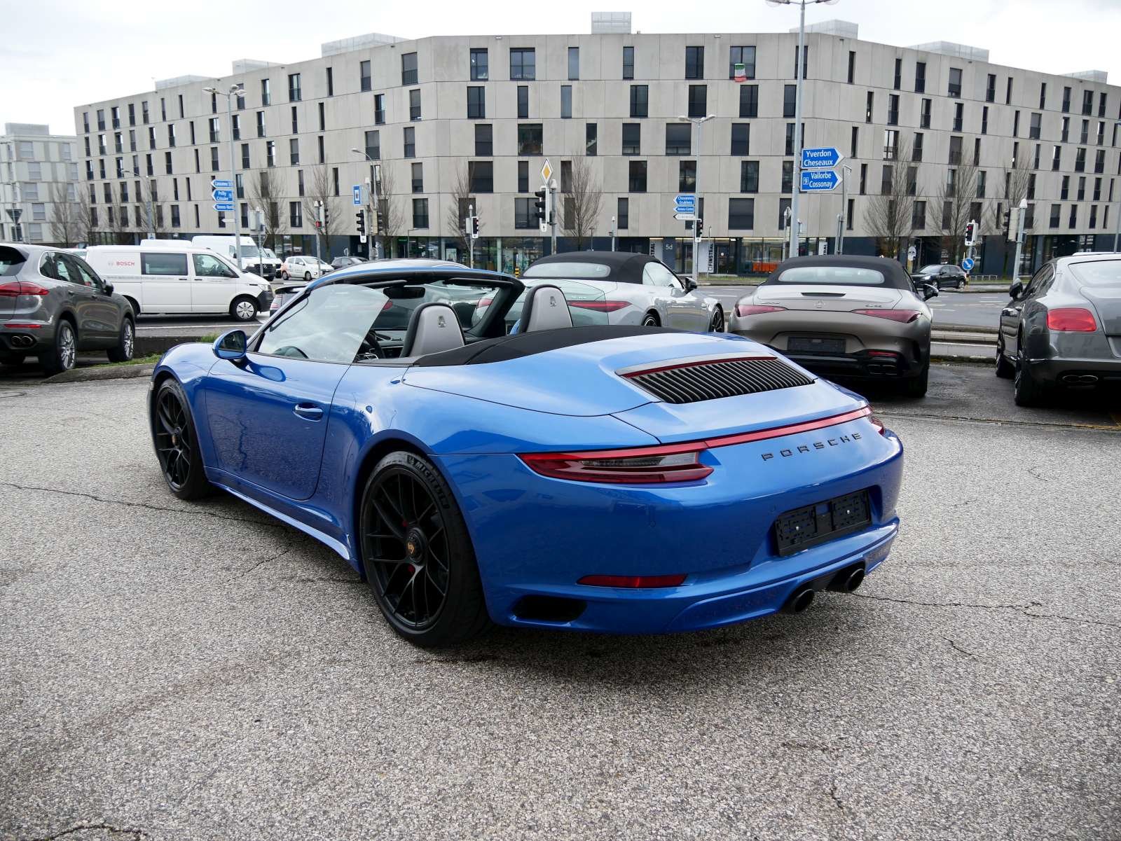 PORSCHE 911 Carrera 4 GTS Cabrio PDK, Benzina, Occasioni / Usate, Automatico - 3