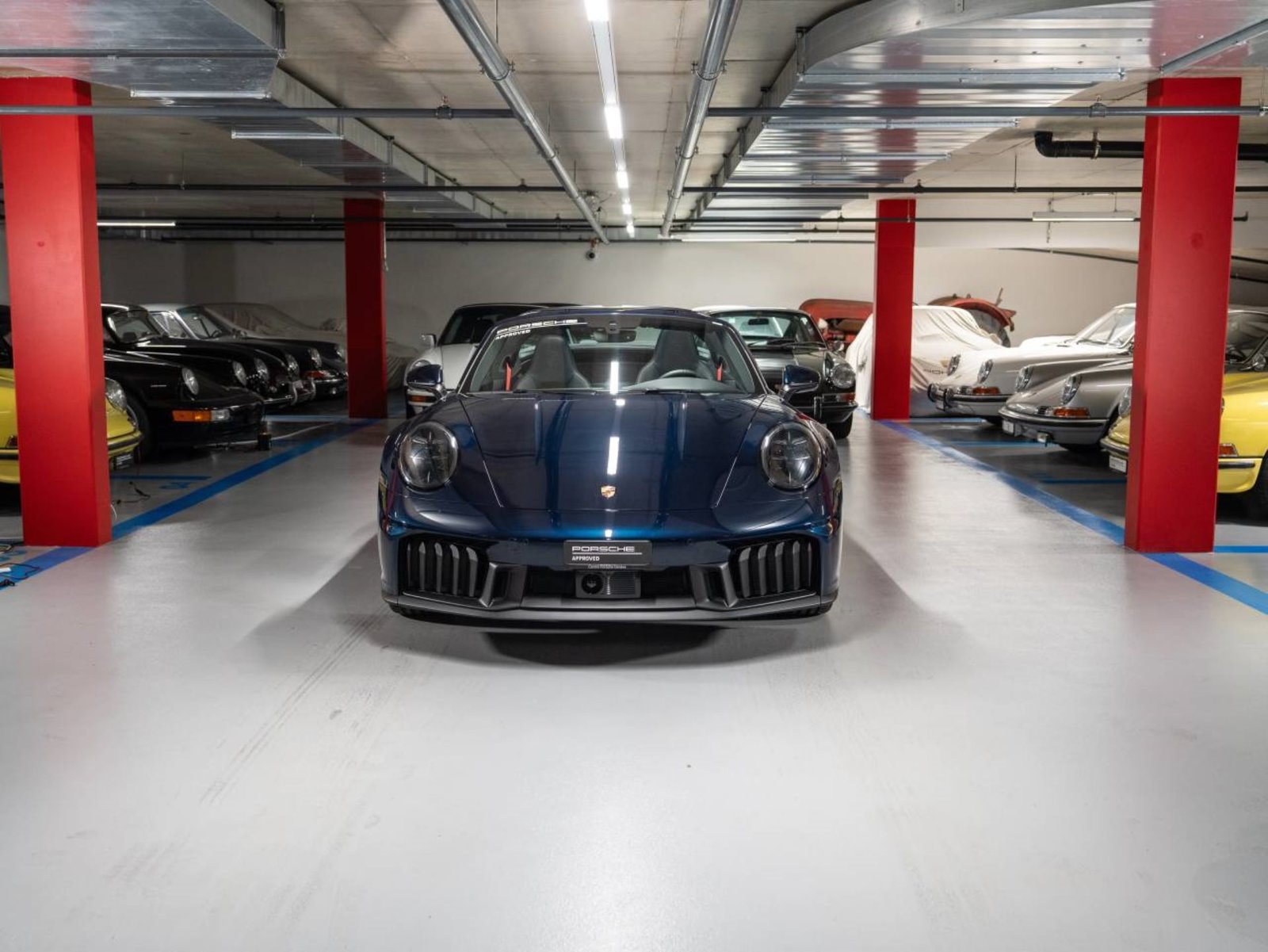 PORSCHE 911 Targa 4 GTS, Mild-Hybrid Petrol/Electric, Second hand / Used, Automatic - 2