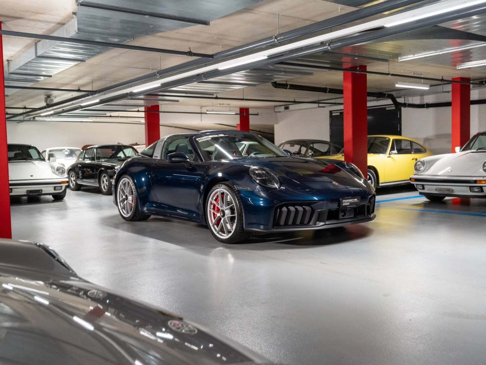 PORSCHE 911 Targa 4 GTS, Mild-Hybrid Petrol/Electric, Second hand / Used, Automatic - 6