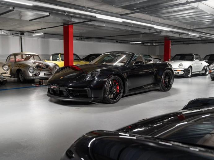 PORSCHE 911 Carrera 4 GTS Cabriolet, Petrol, Second hand / Used, Automatic