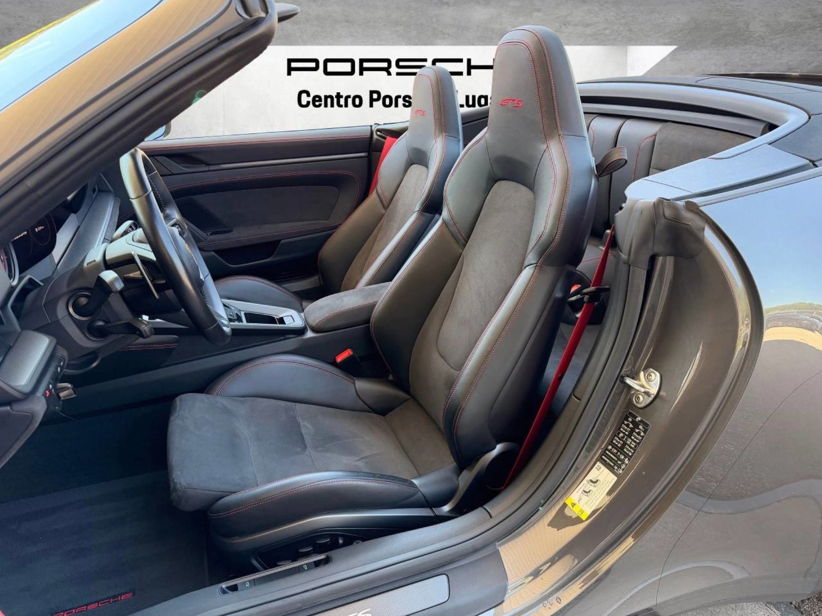 PORSCHE 911 Carrera 4 GTS Cabriolet, Benzin, Occasion / Gebraucht, Automatik - 5
