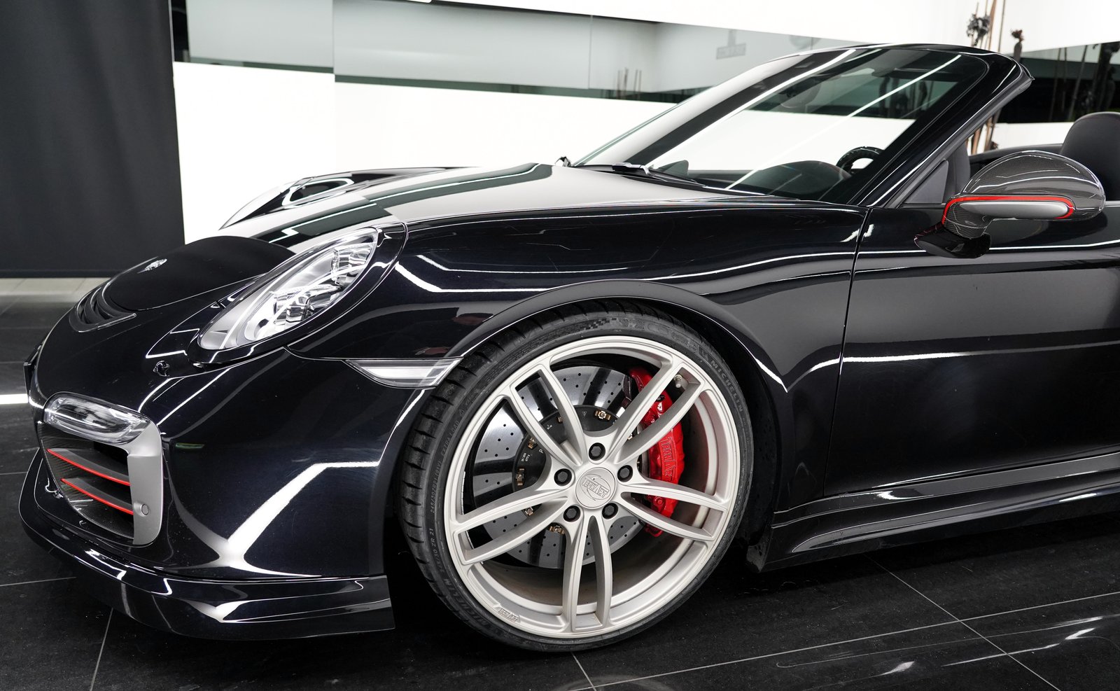 PORSCHE 911 Turbo S Cabrio, Petrol, Second hand / Used, Automatic - 6