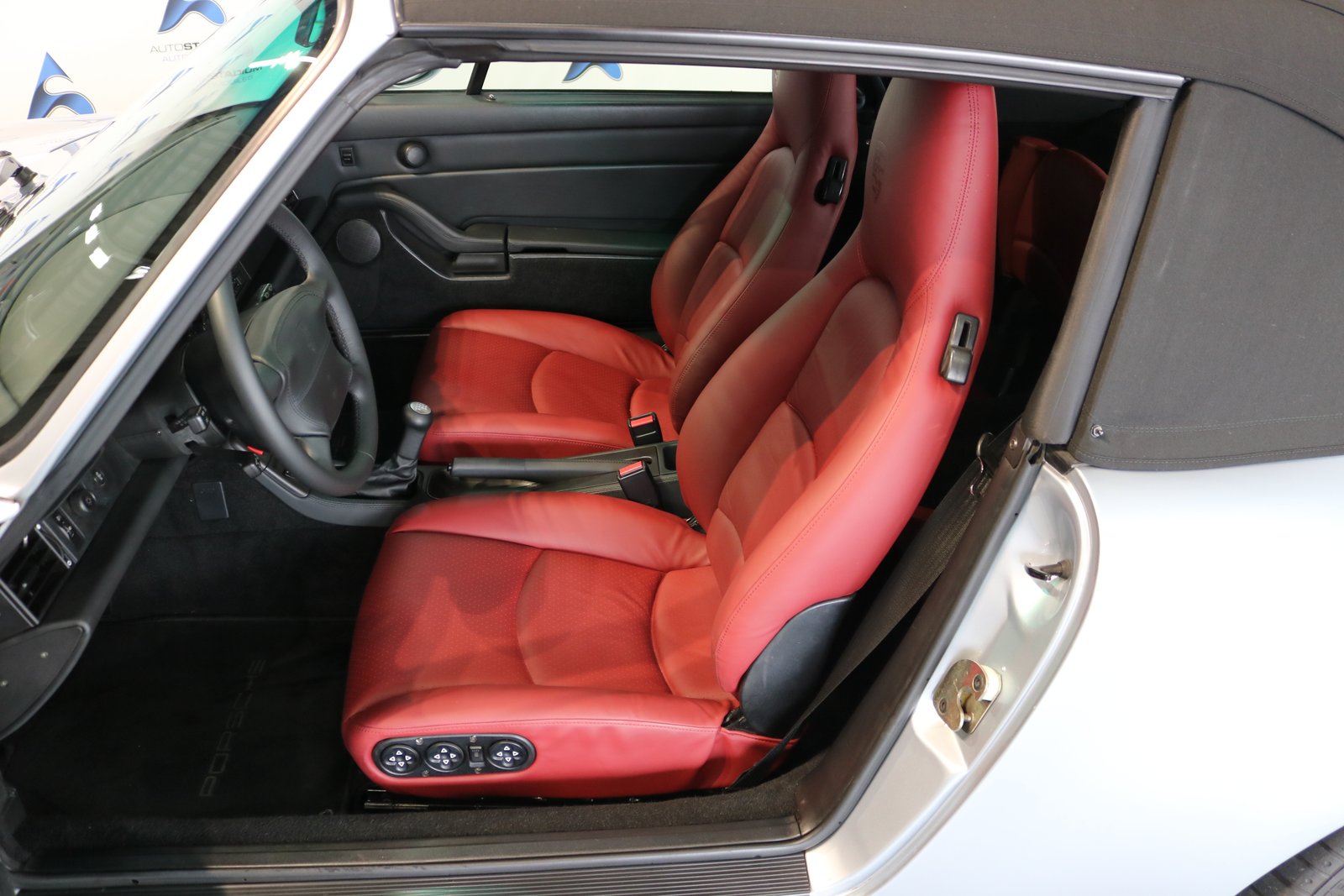 PORSCHE 911 Carrera 4 Cabrio, Petrol, Second hand / Used, Manual - 2