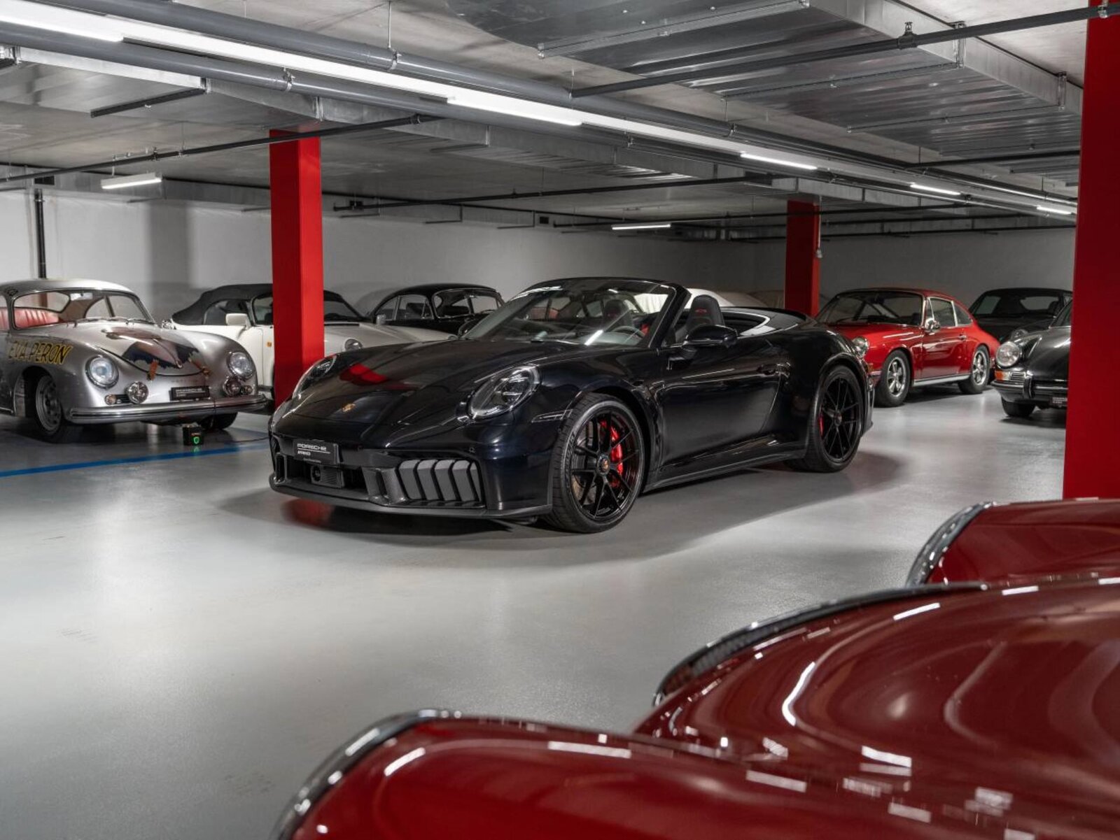 PORSCHE 911 Carrera 4 GTS Cabriolet
