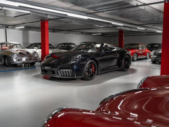 PORSCHE 911 Carrera 4 GTS Cabriolet, Mild-Hybrid Petrol/Electric, Second hand / Used, Automatic