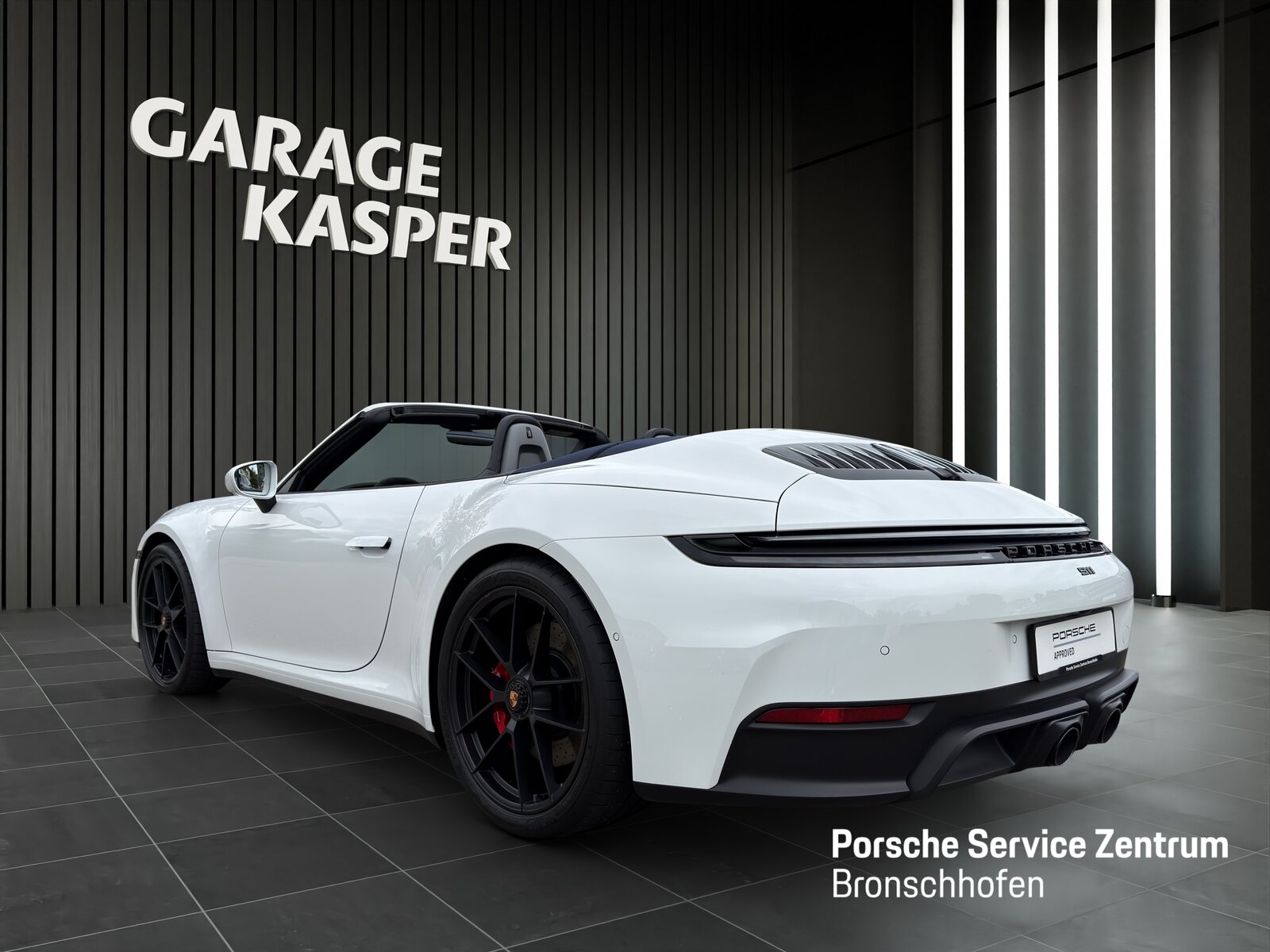 PORSCHE 911 Carrera 4 GTS Cabriolet, Mild-Hybrid Petrol/Electric, Second hand / Used, Automatic - 3